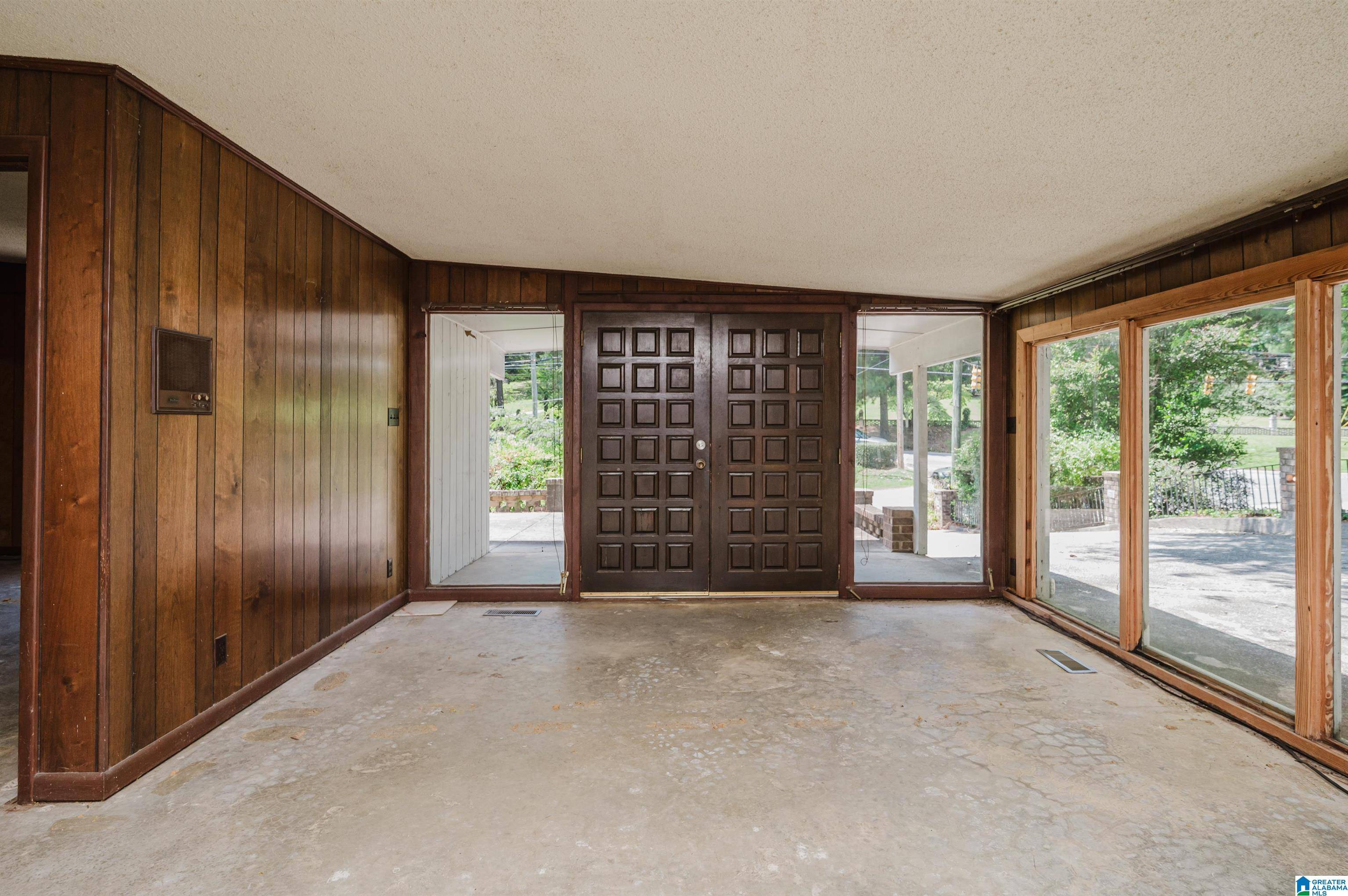 Vestavia Hills, AL 35243,4505 CAHABA RIVER ROAD