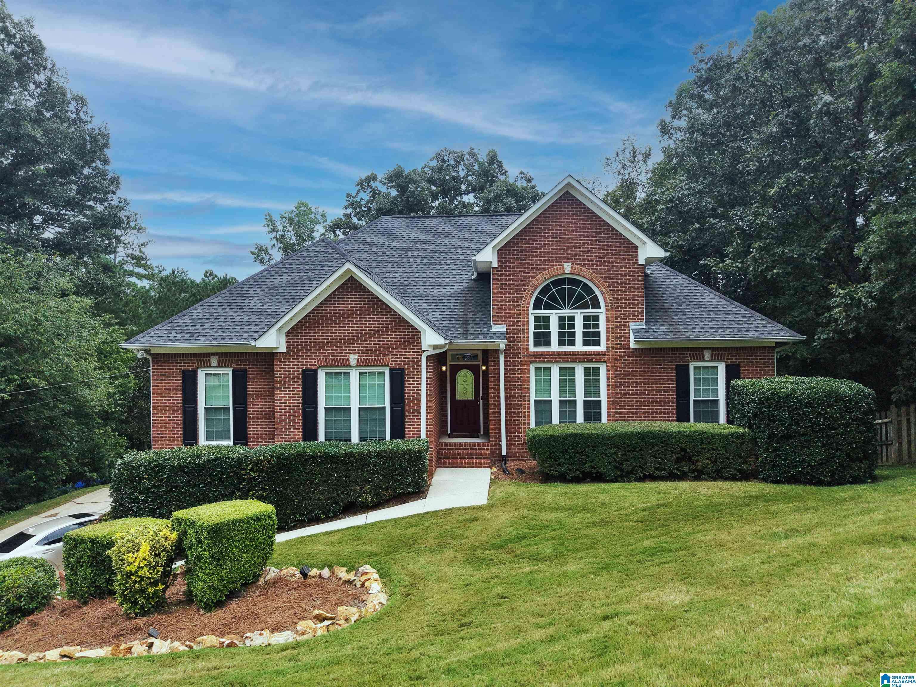 Sterrett, AL 35147,305 WOODBURY DRIVE