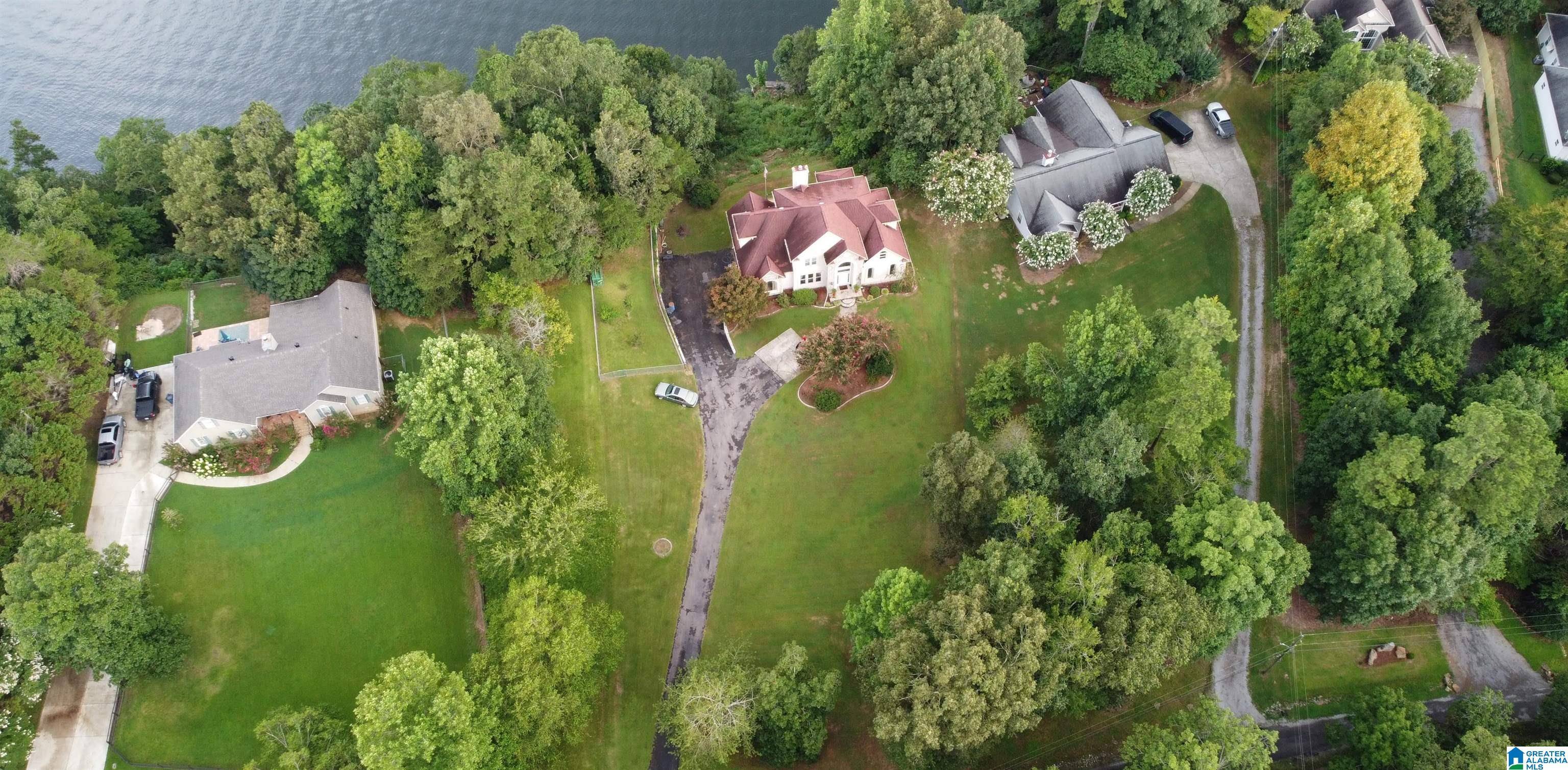 Oneonta, AL 35121,241 LAKESHORE LOOP