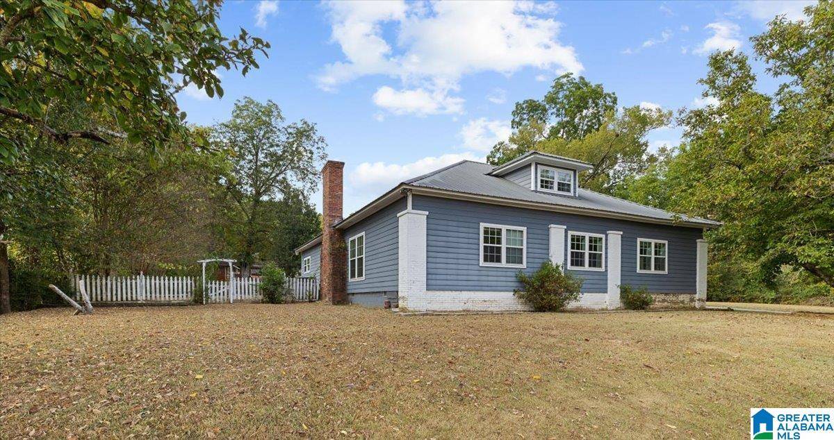 Oneonta, AL 35121,106 4TH AVENUE E