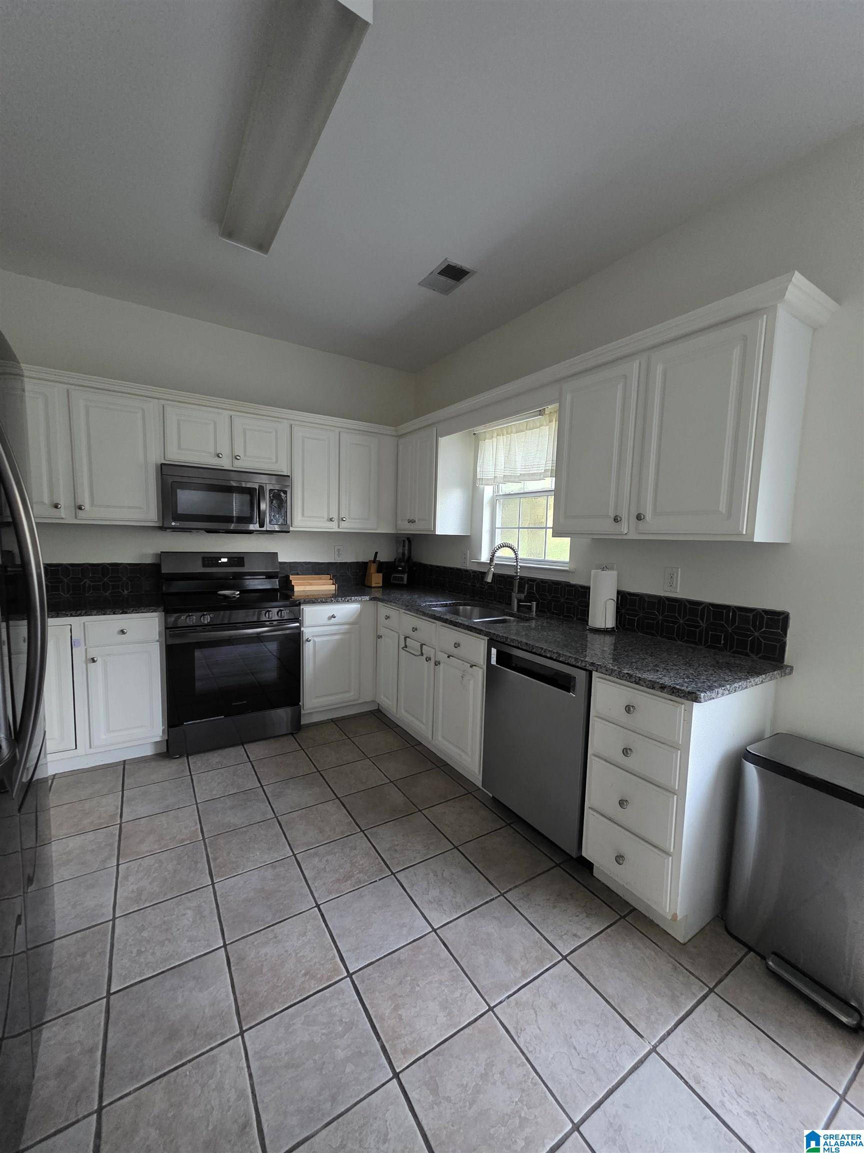 Hoover, AL 35226,5404 COLONY WAY