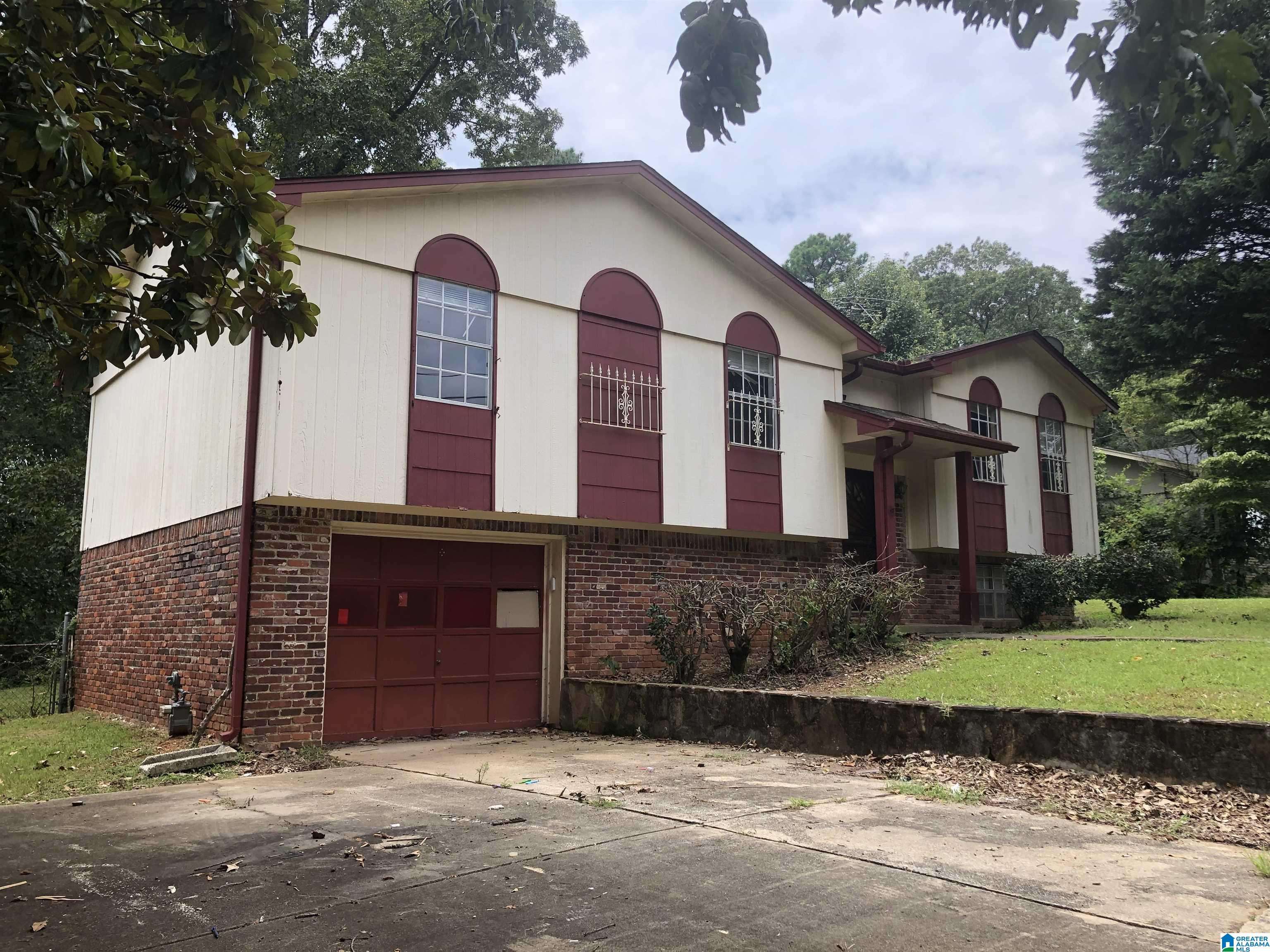 Birmingham, AL 35235,1725 SONIA DRIVE