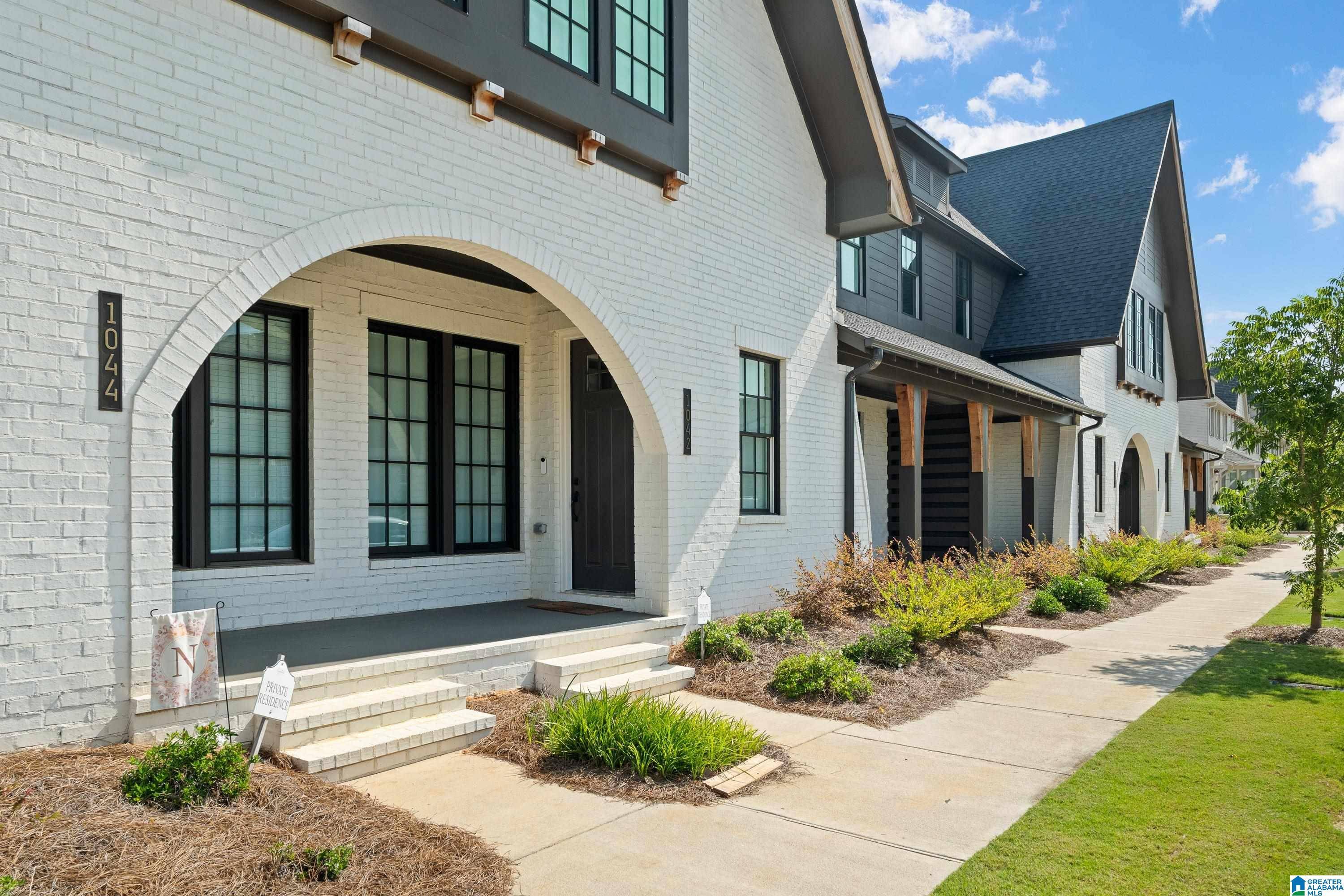 Hoover, AL 35242,1042 WINDSOR DRIVE