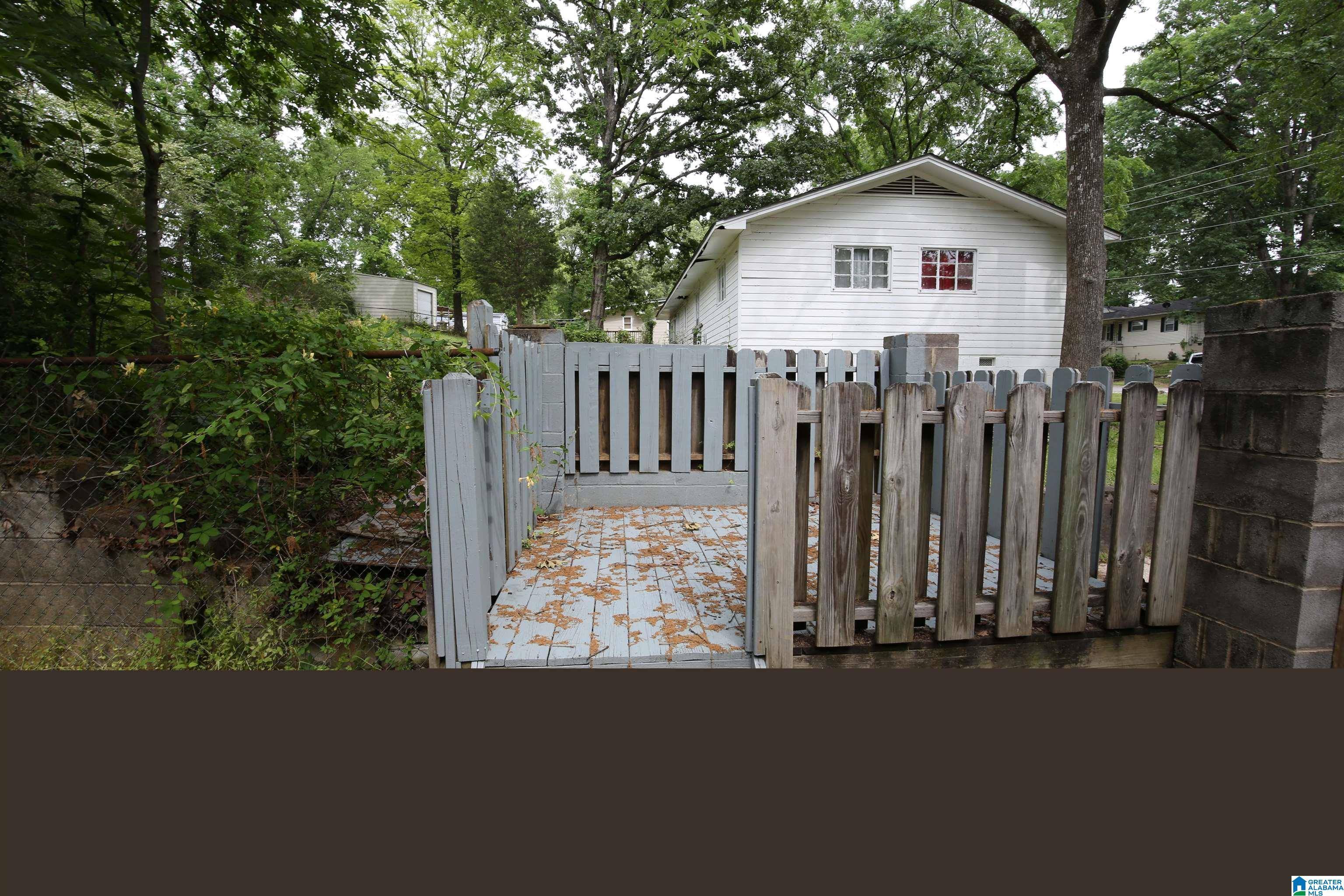 Center Point, AL 35215,100 26TH AVENUE NW