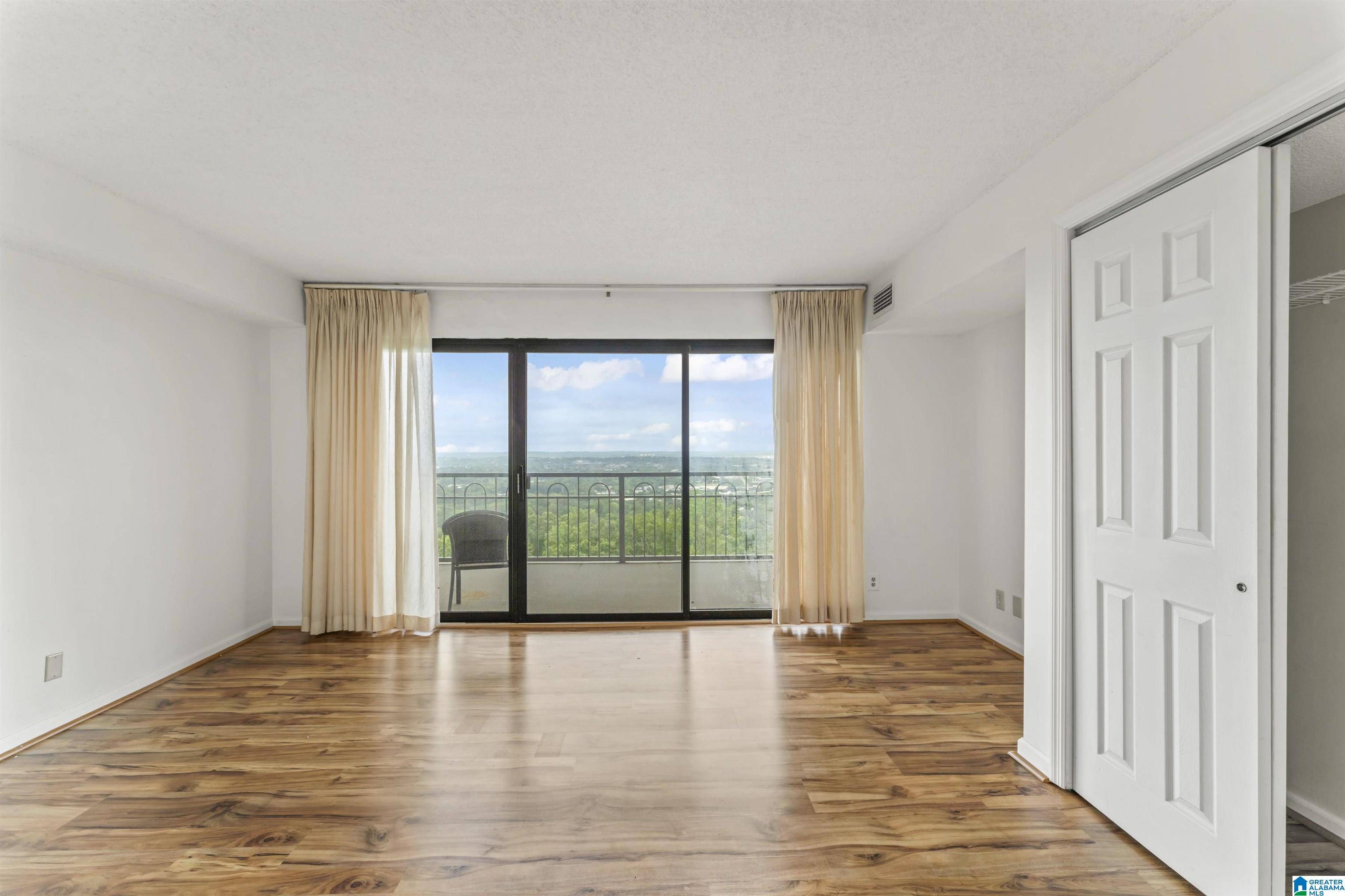 Birmingham, AL 35209,1300 E BEACON PARKWAY #409