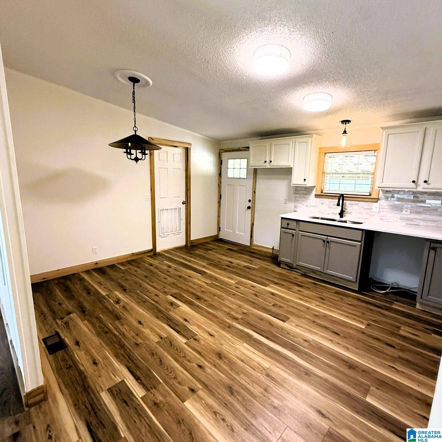 Dora, AL 35062,6991 SELLERS ROAD