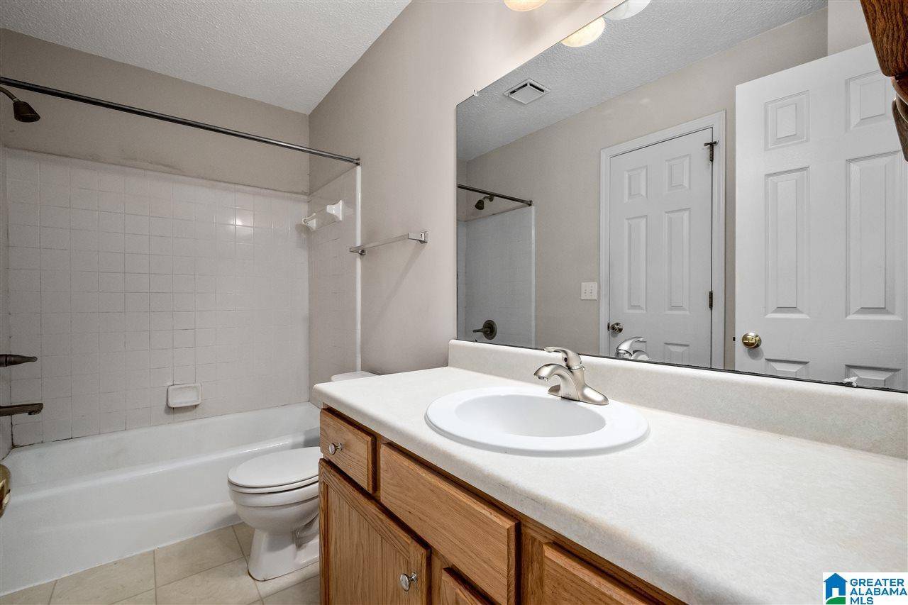 Pinson, AL 35235,5052 FALLING CREEK LANE