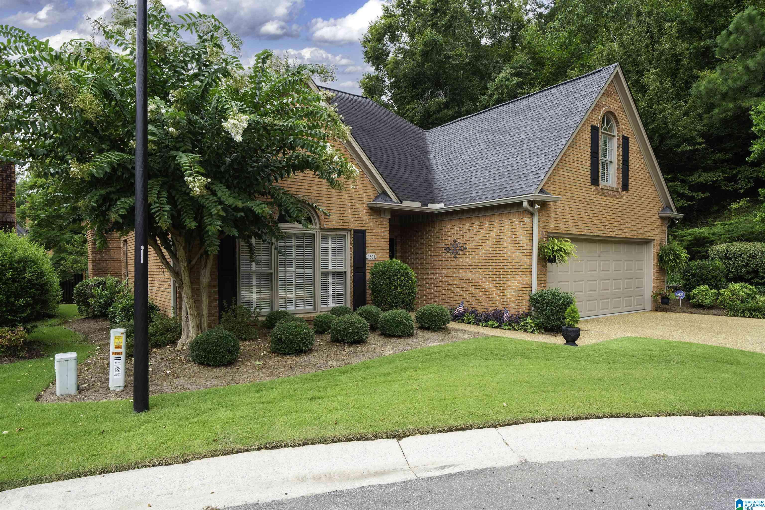 Vestavia Hills, AL 35216,1601 ASHLEY WOOD WAY