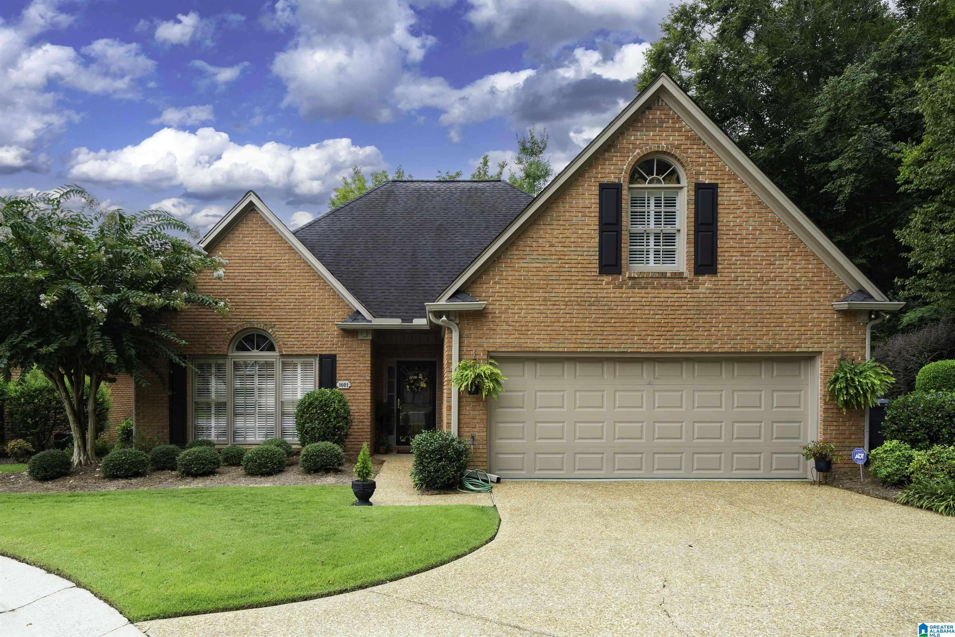 Vestavia Hills, AL 35216,1601 ASHLEY WOOD WAY
