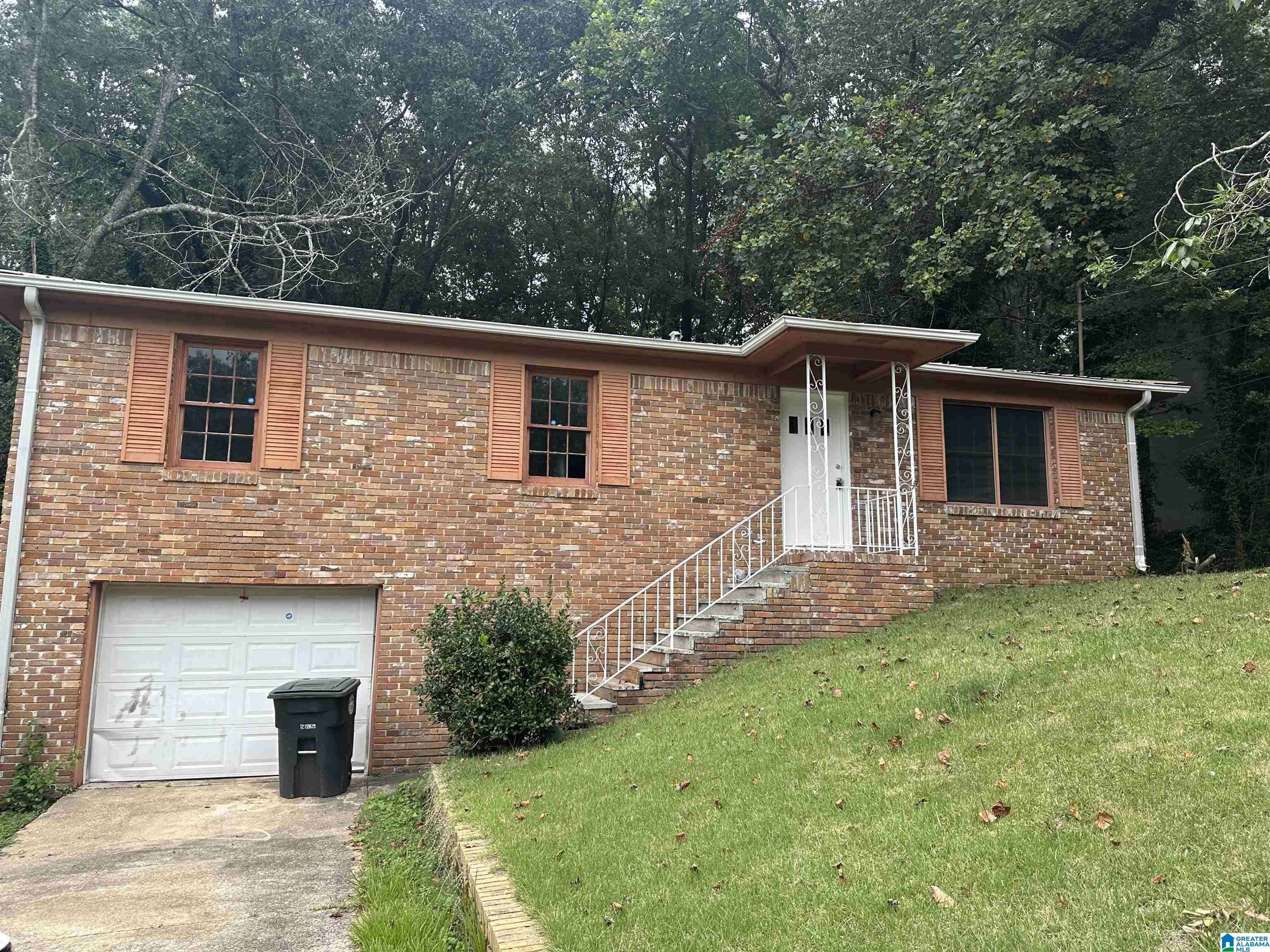 Birmingham, AL 35235,1437 HIGHLAND DRIVE