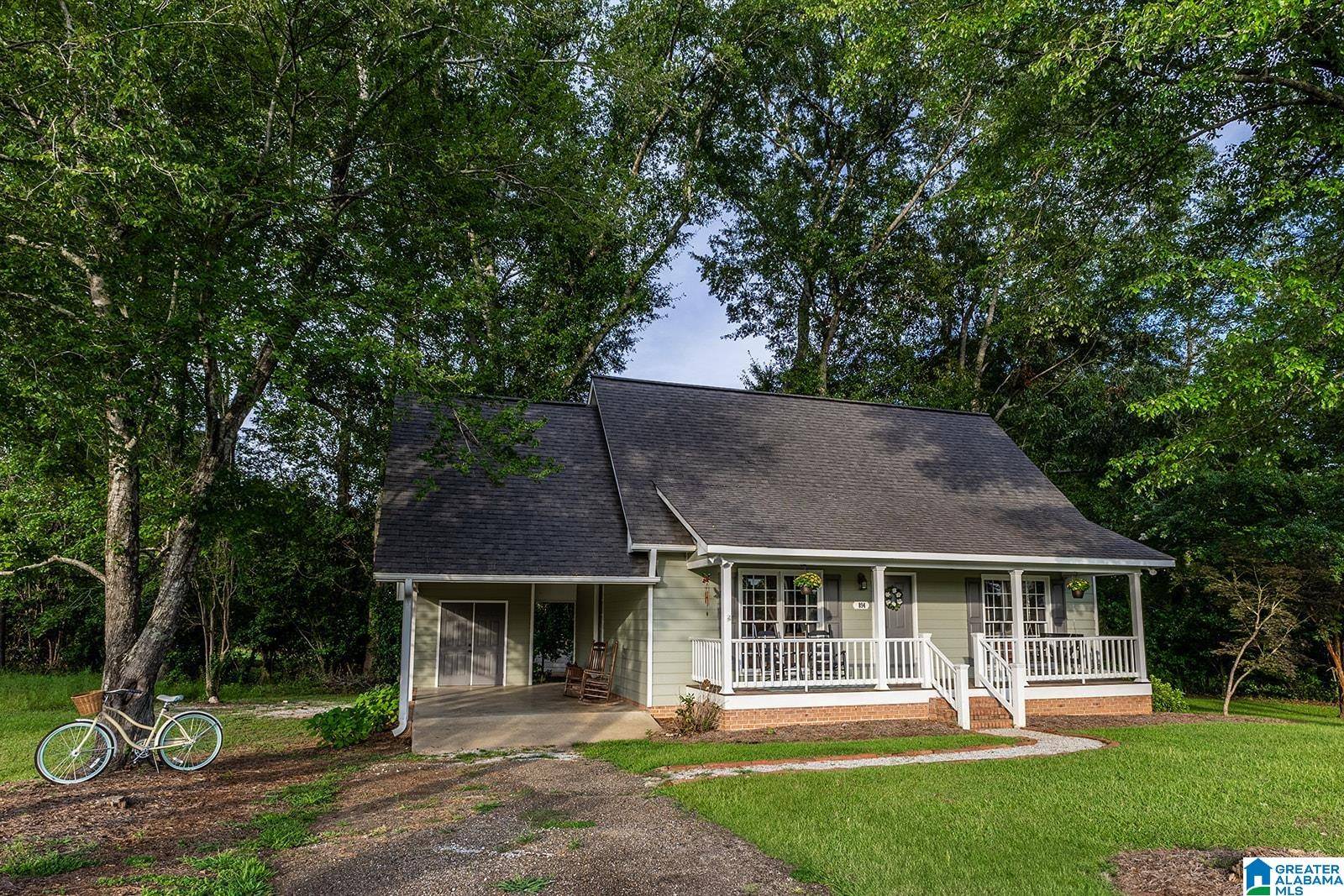 Wadley, AL 36276,894 HIGHLAND AVENUE