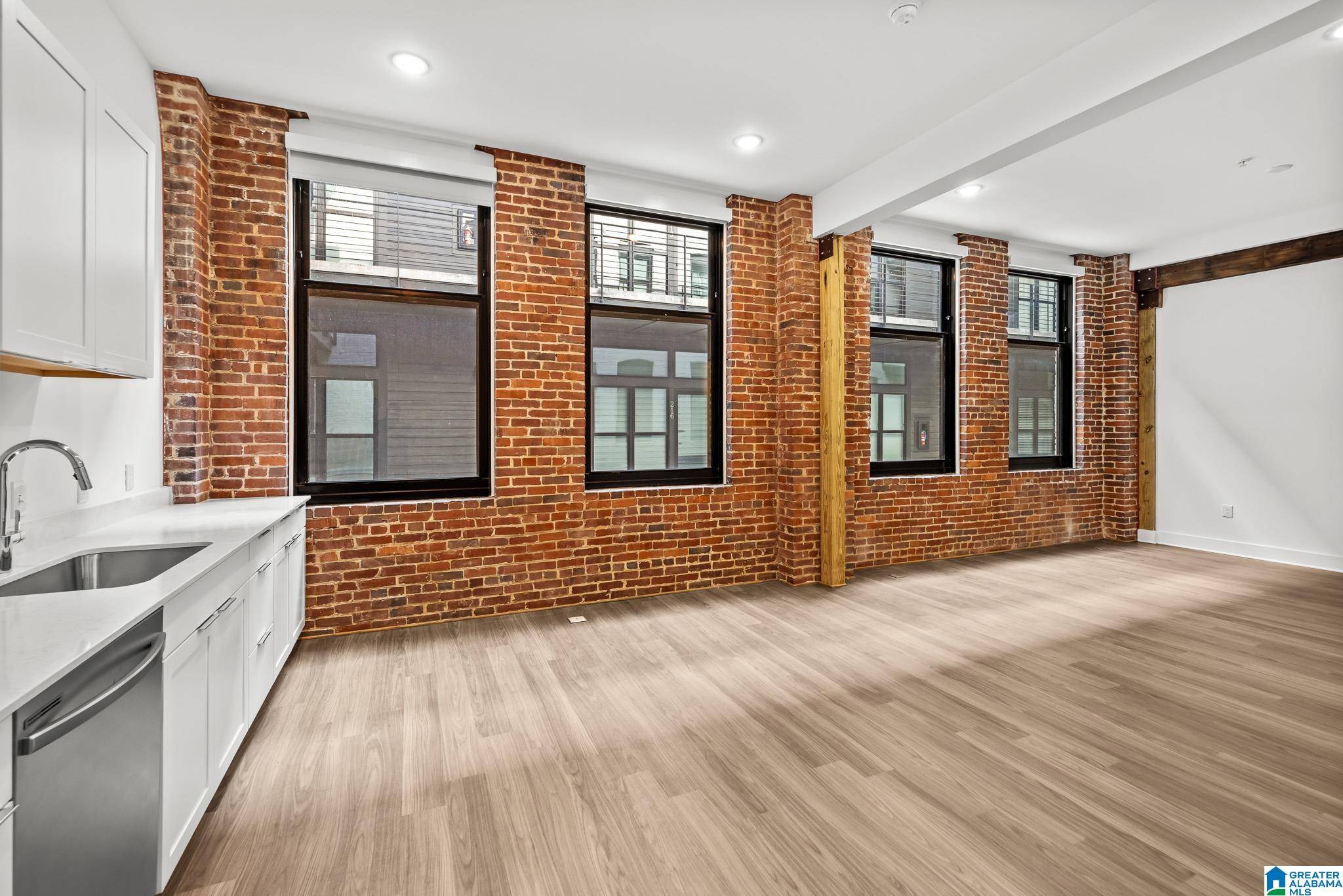 Birmingham, AL 35233,1329 4TH AVENUE S #208