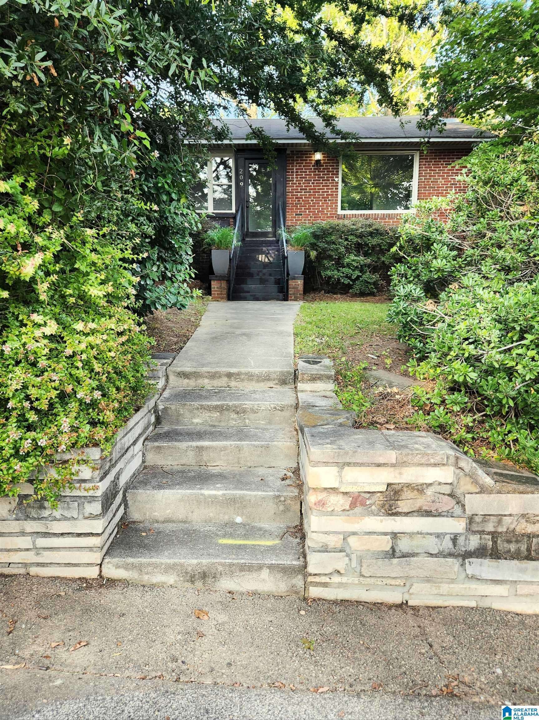 Birmingham, AL 35222,209 43RD STREET S