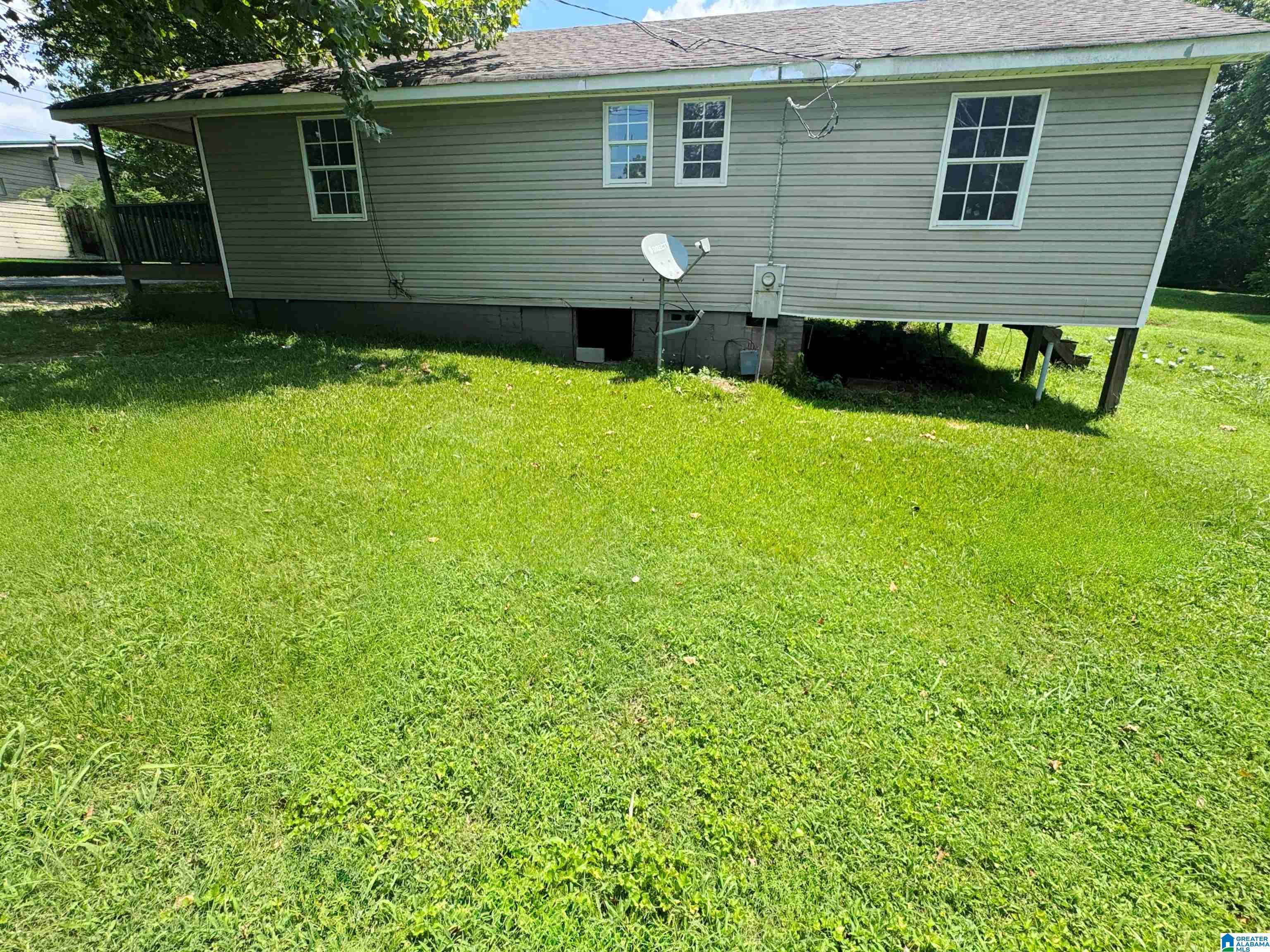 West Blocton, AL 35184,530 AZALEA LANE