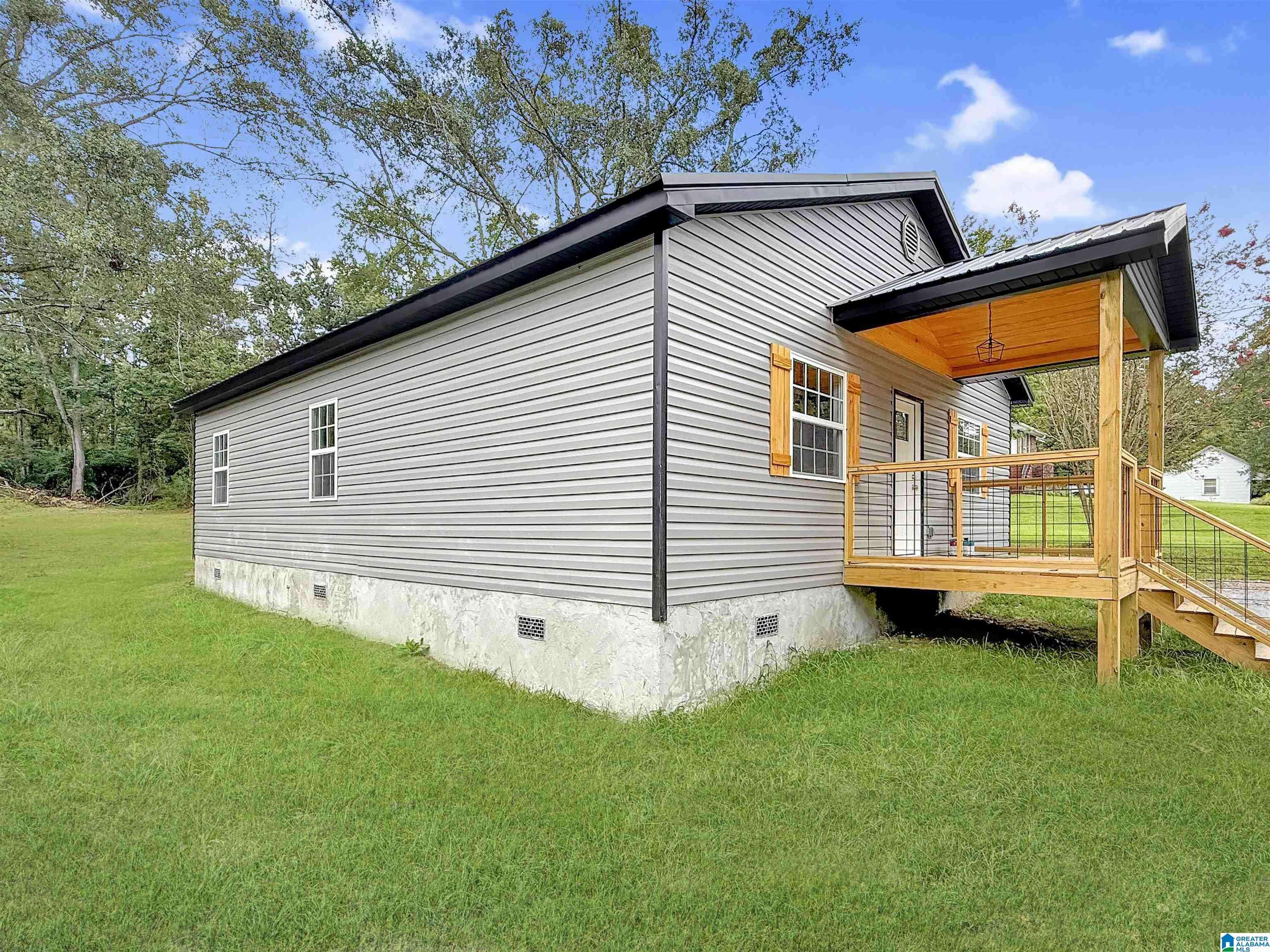 West Blocton, AL 35184,465 PRIMITIVE RIDGE ROAD