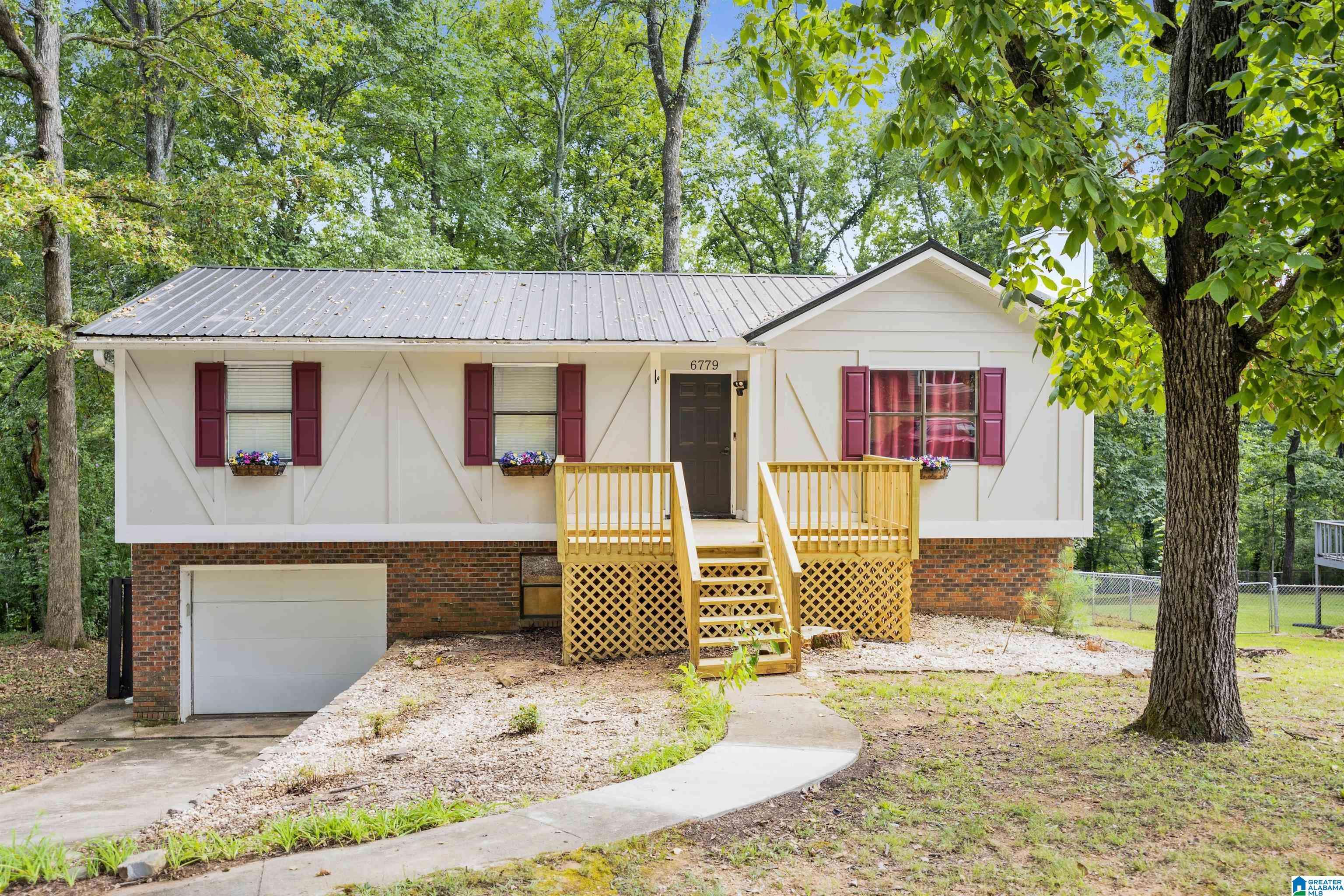 Trussville, AL 35173,6779 MARKHAM DRIVE