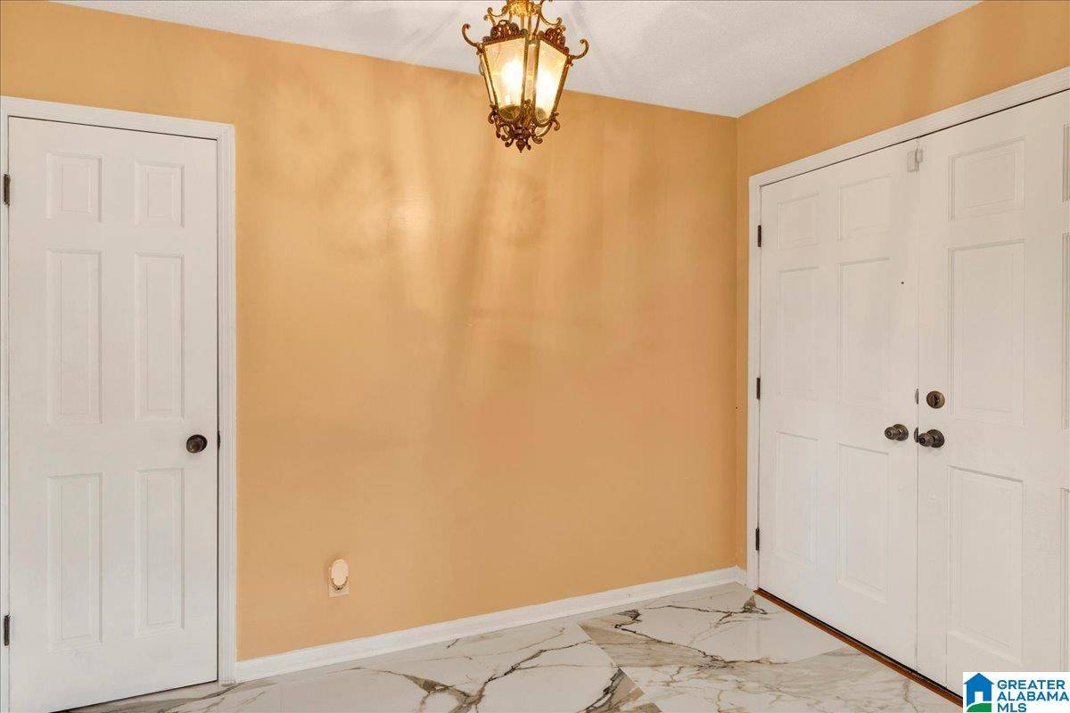 Bessemer, AL 35022,1055 BARCLAY DRIVE