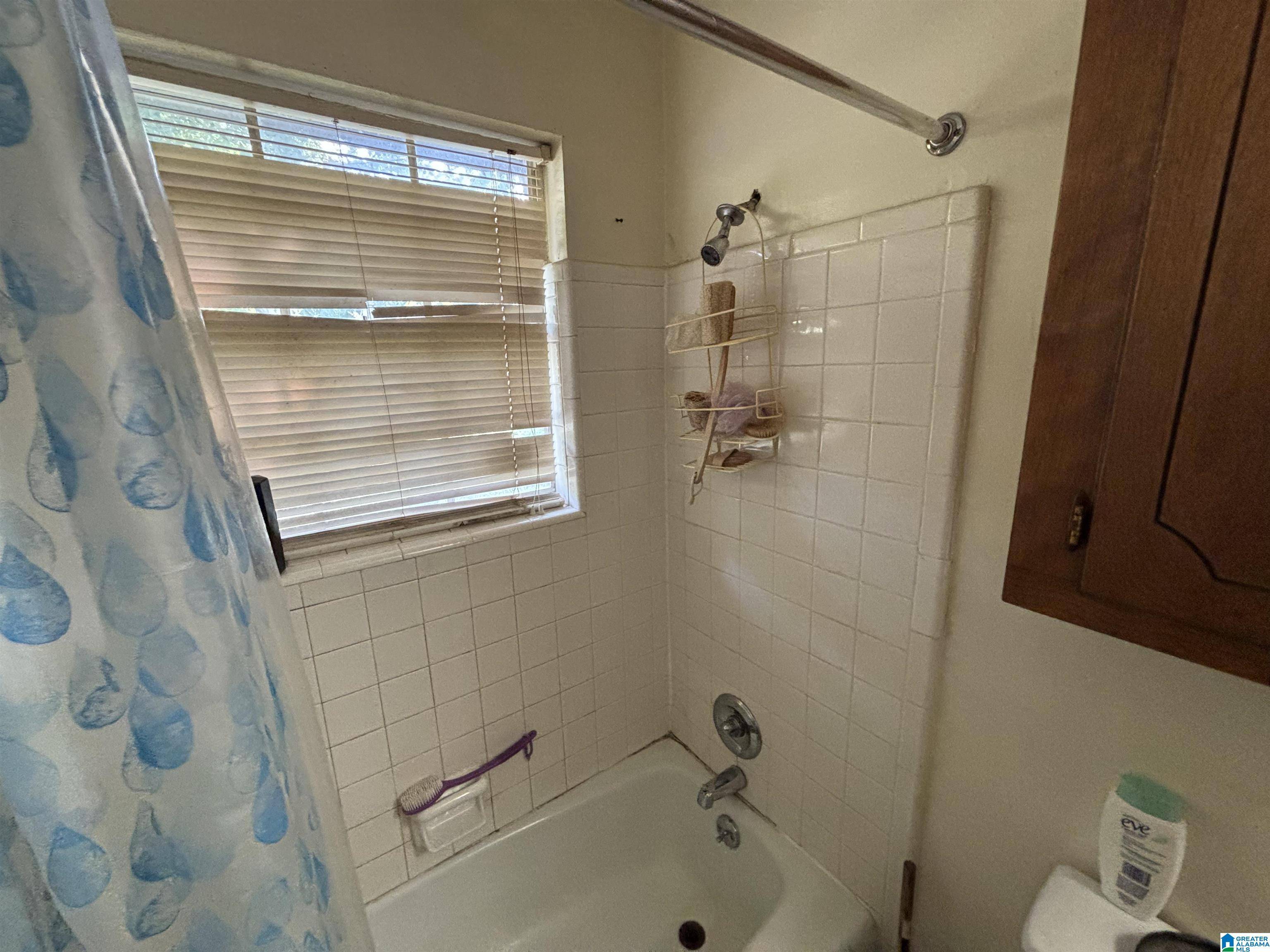 Birmingham, AL 35211,1228 FULTON AVENUE SW