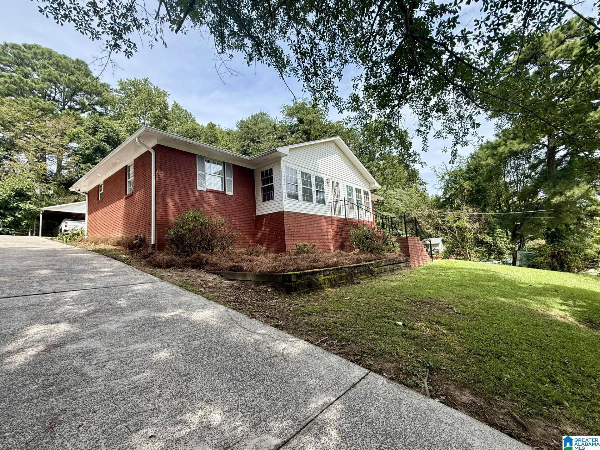 Center Point, AL 35215,2316 3RD WAY NE