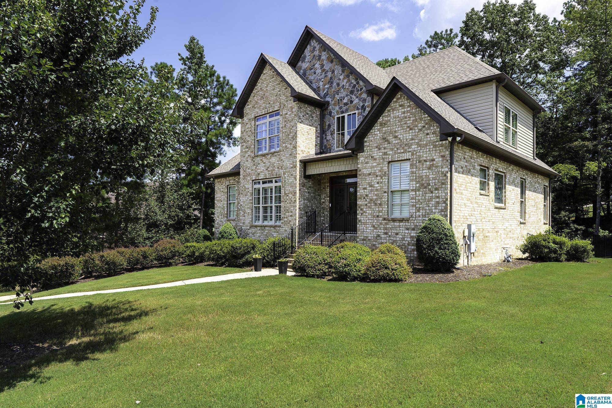 Pelham, AL 35124,212 GREY OAKS DRIVE