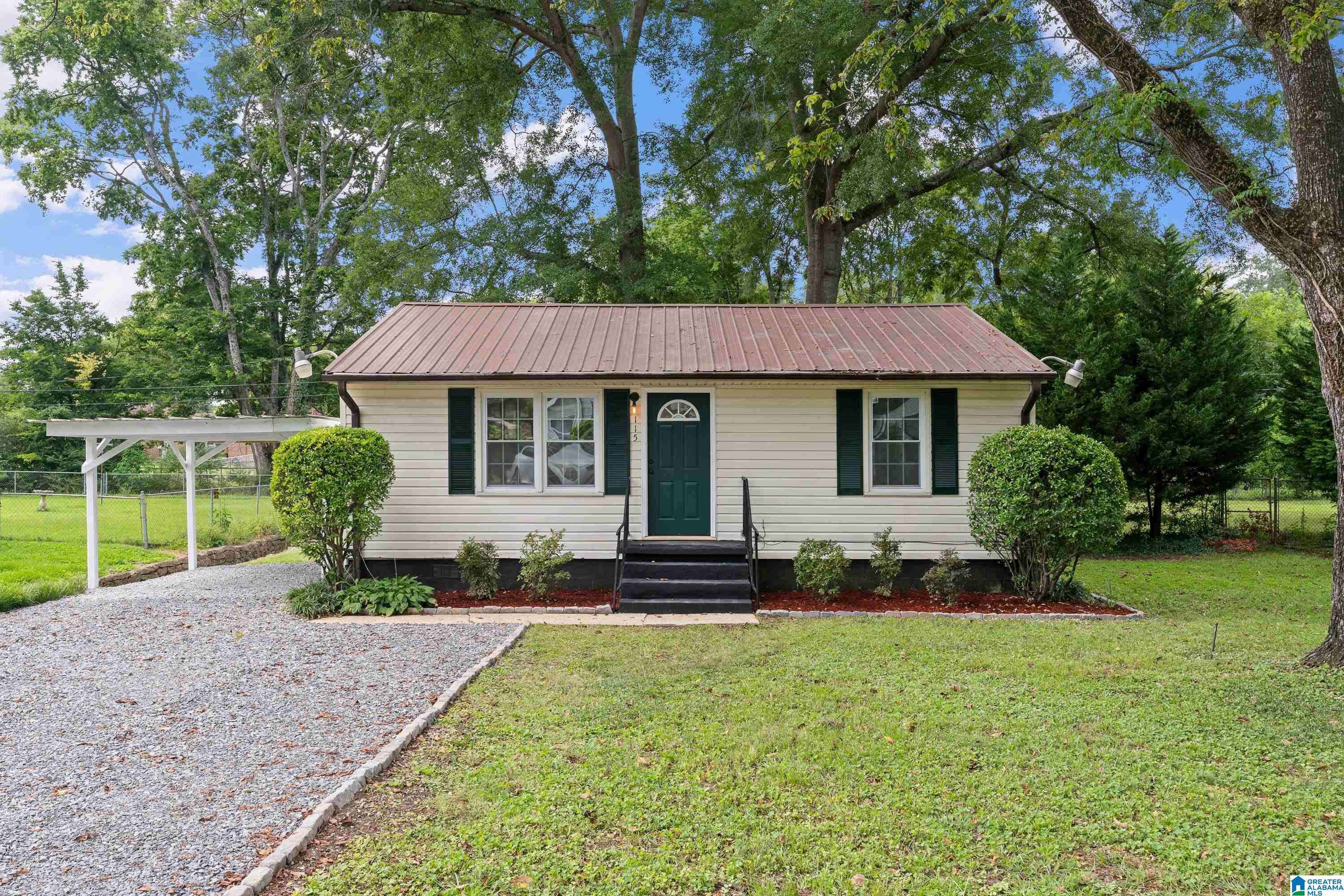 Hueytown, AL 35023,115 JUNE AVENUE