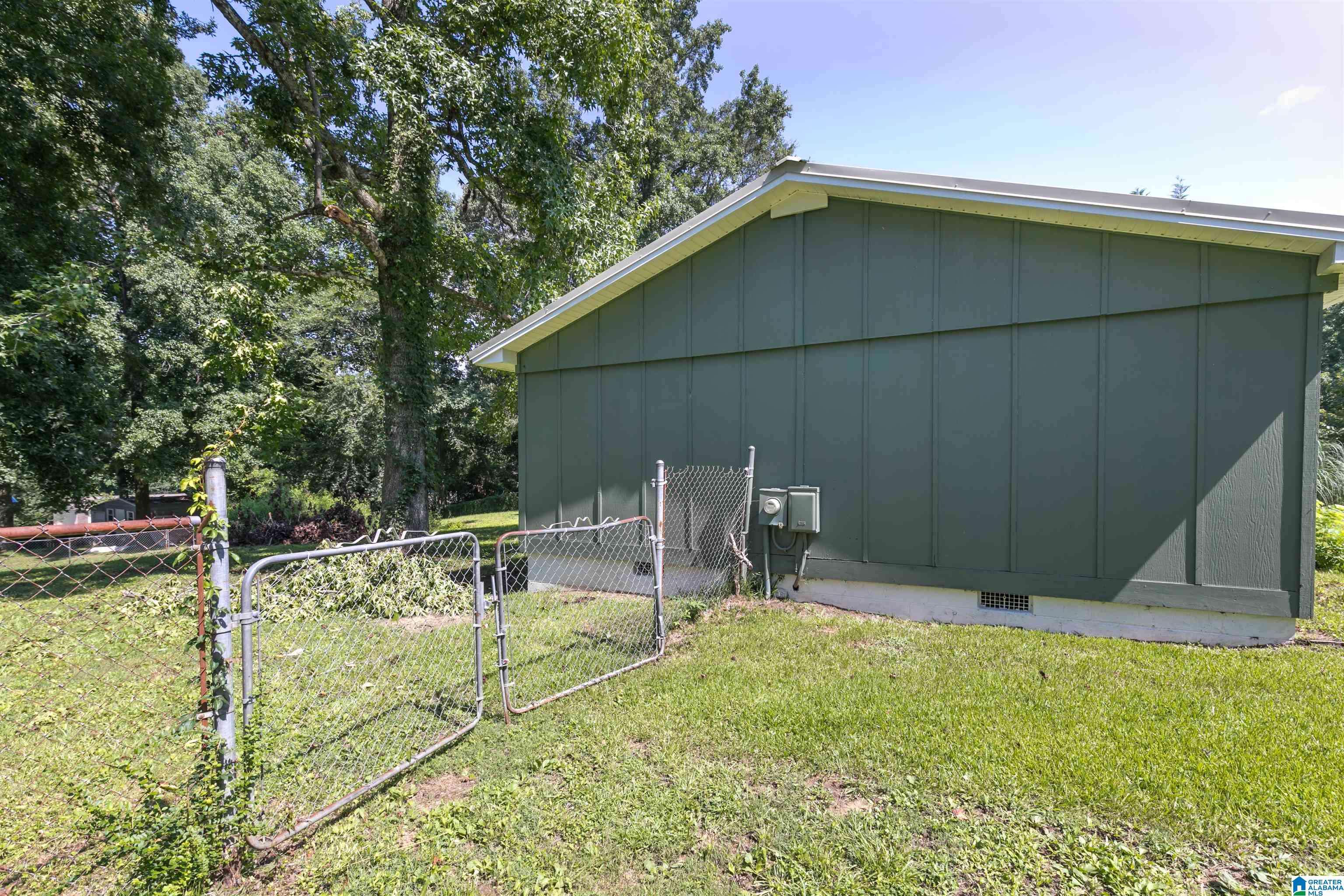 Adamsville, AL 35005,2528 OAK LEAF LANE