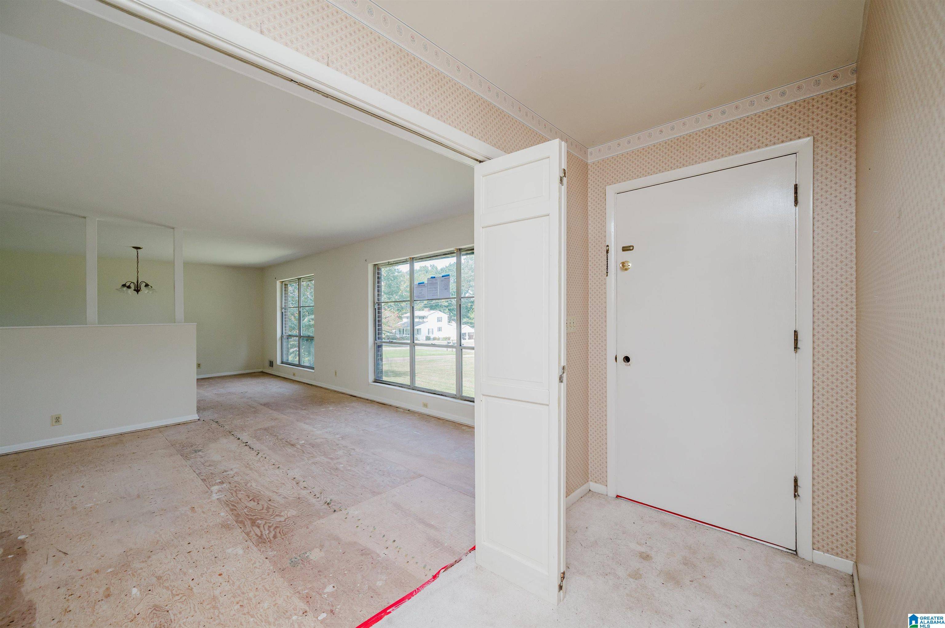 Bessemer, AL 35022,5049 PLEASANT HILL ROAD