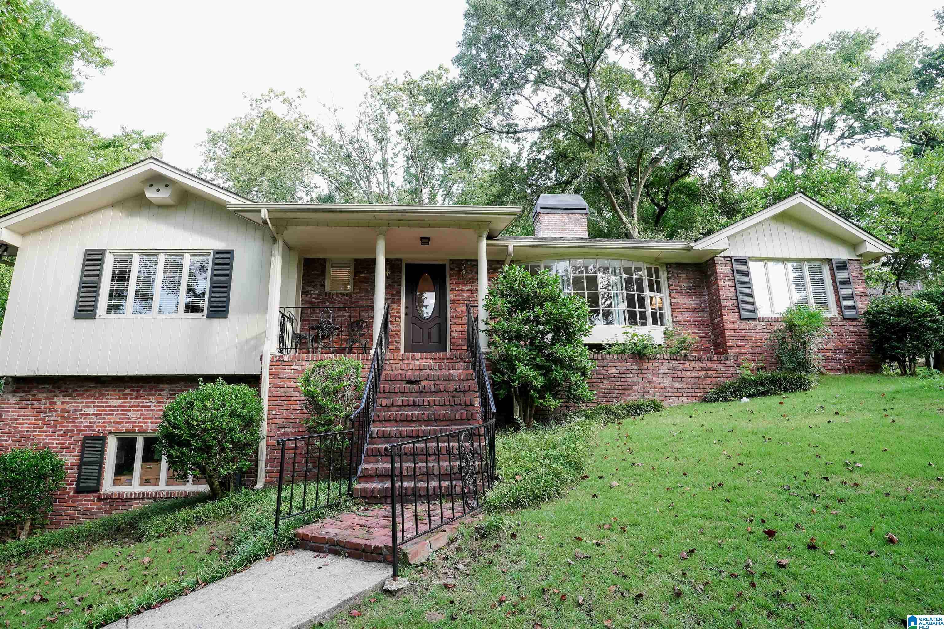 Vestavia Hills, AL 35216,1316 ROUND HILL ROAD
