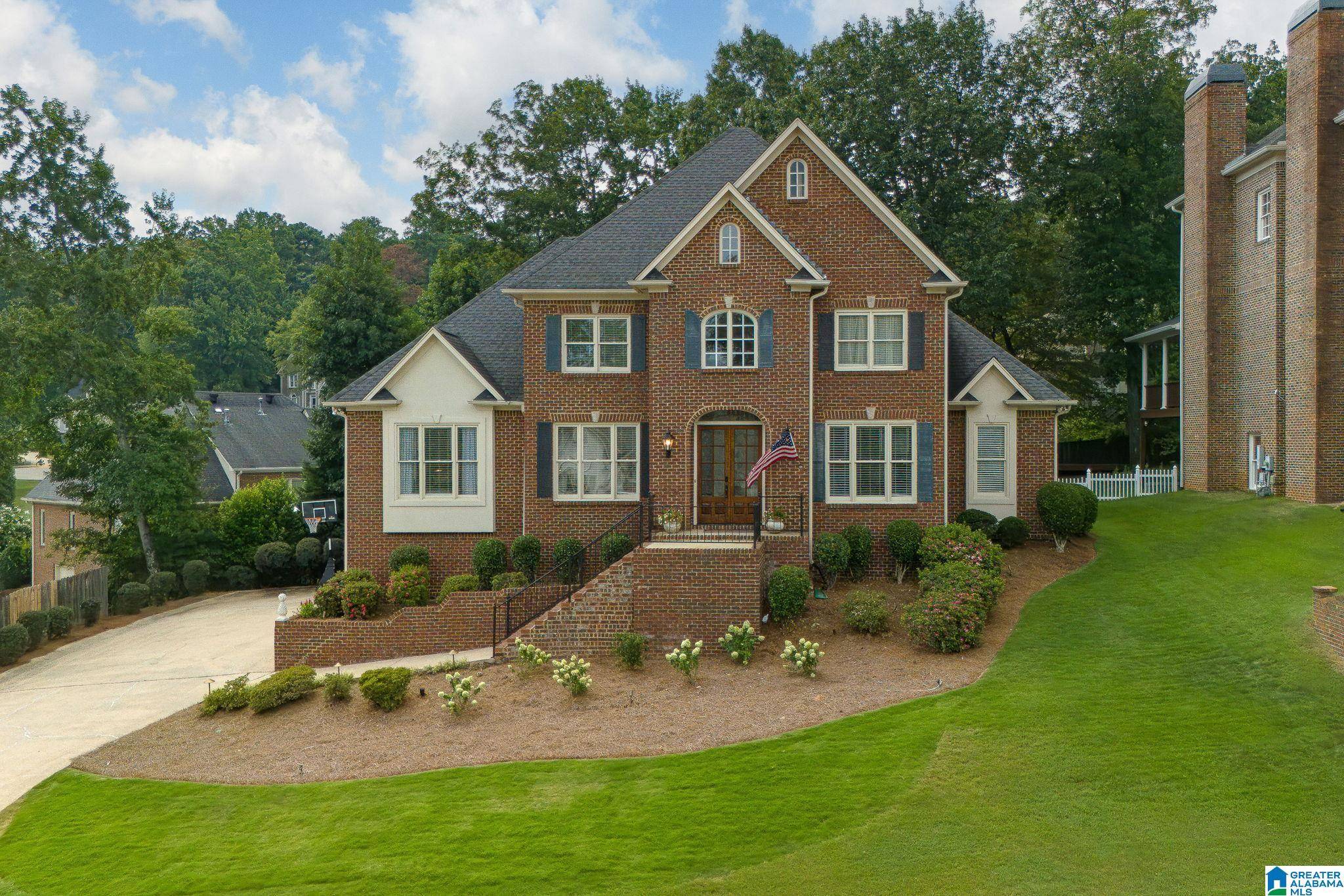 Hoover, AL 35226,604 LAKE CREST DRIVE