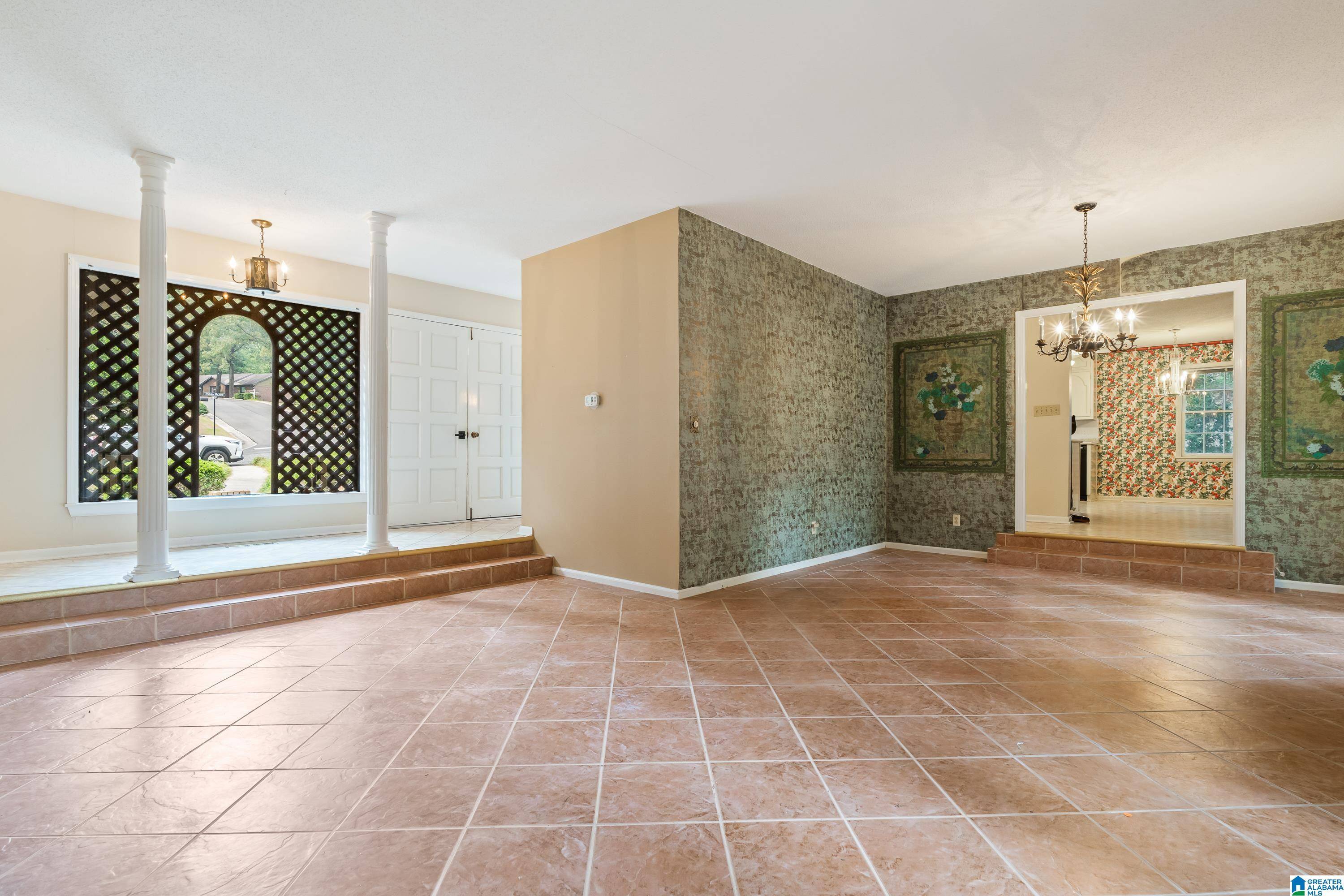 Vestavia Hills, AL 35226,2682 PADEN PLACE