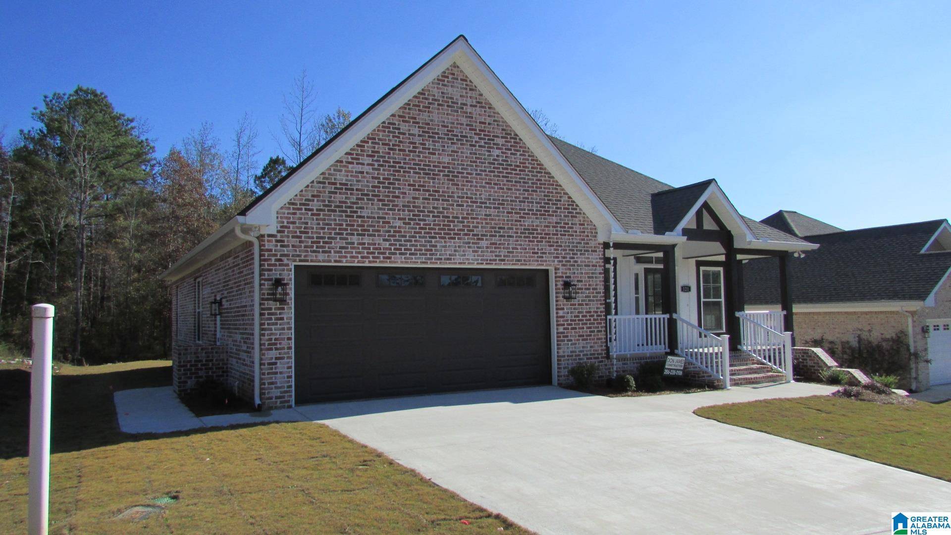 Anniston, AL 36207,121 VILLAGE CIRCLE