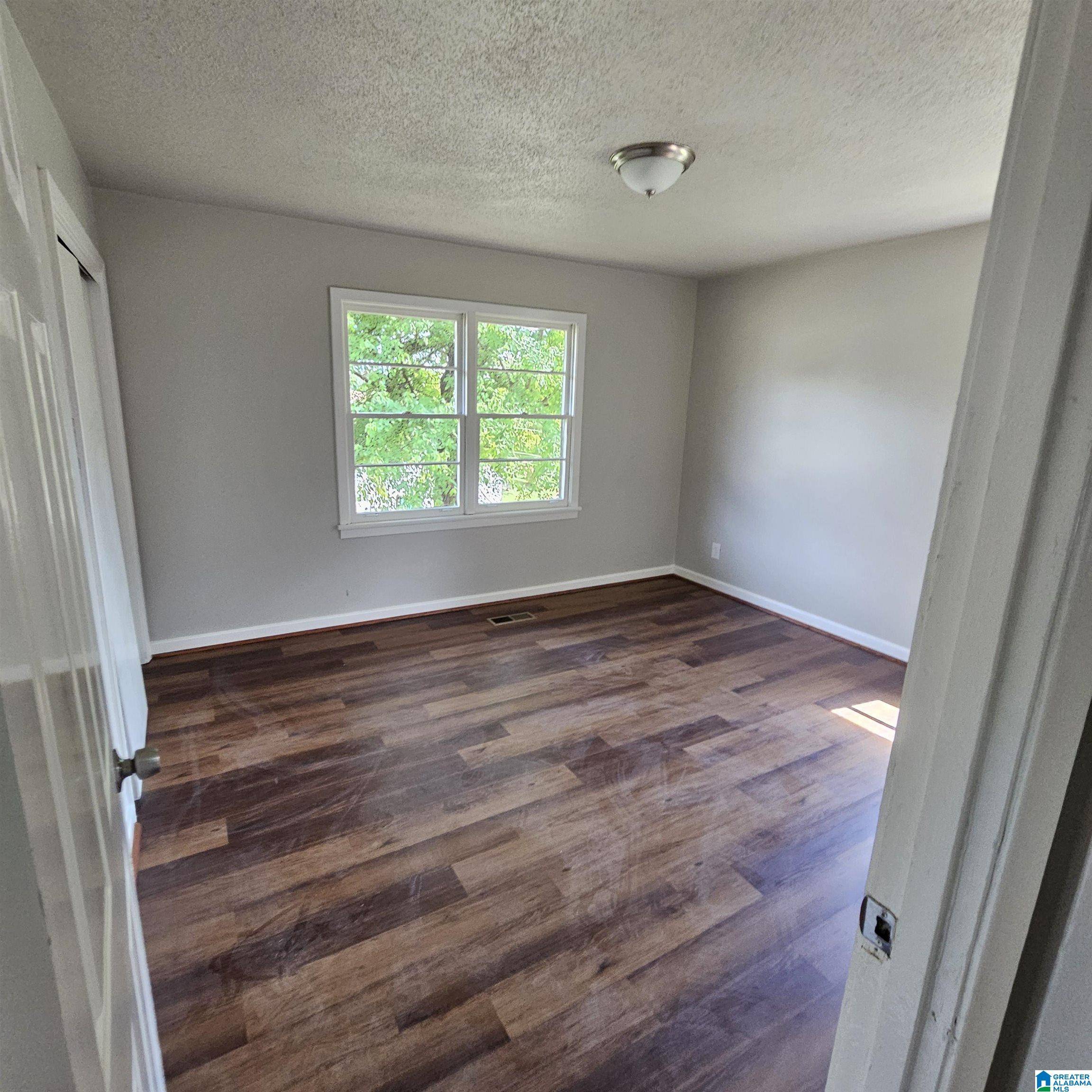 Birmingham, AL 35064,728 GLEN CREST DRIVE