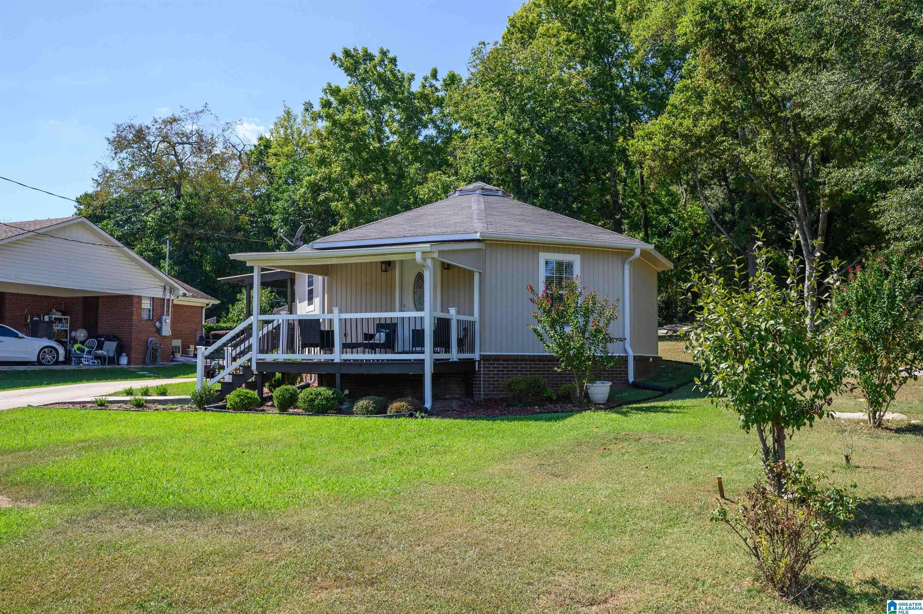 Oneonta, AL 35121,300 3RD AVENUE W