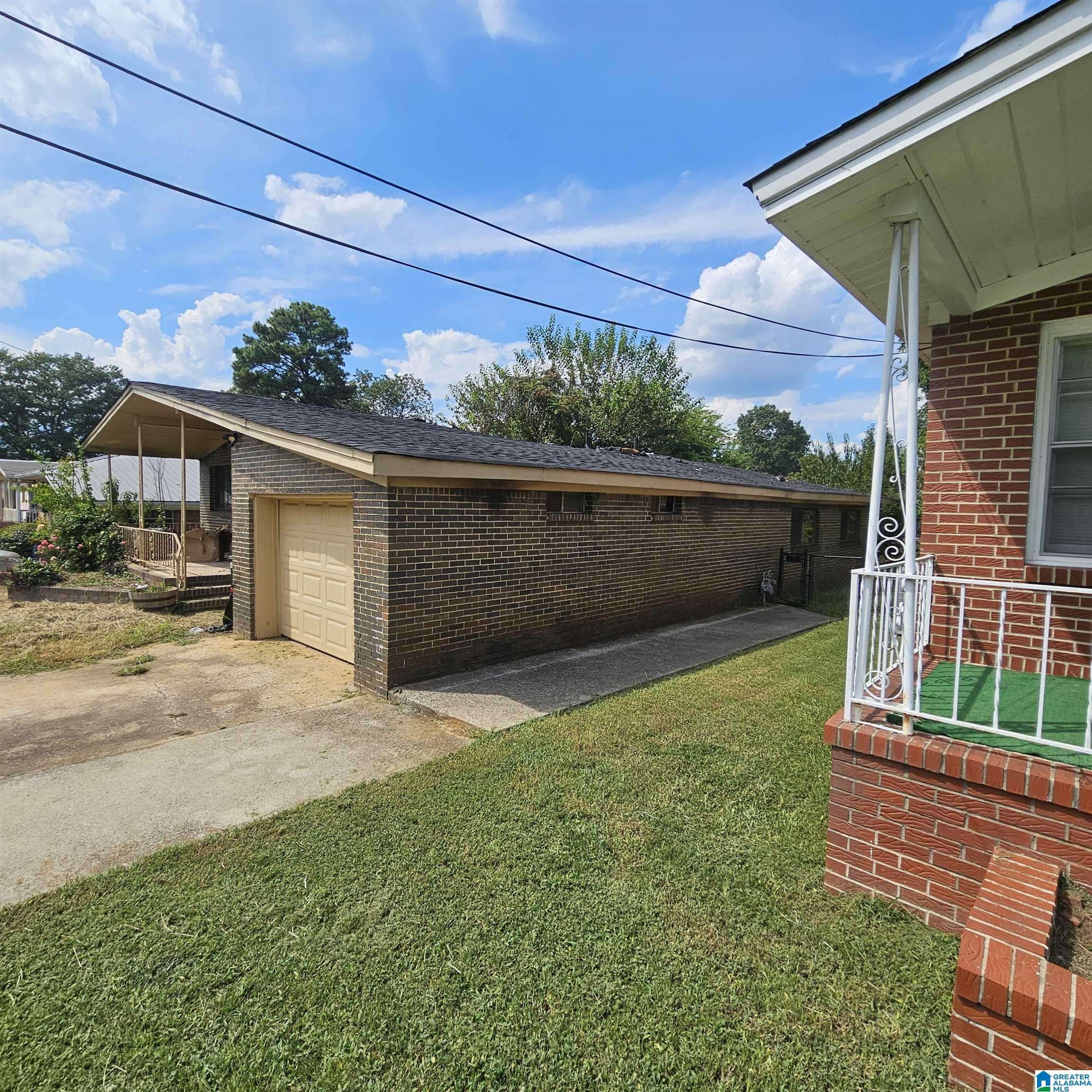 Birmingham, AL 35211,224 11TH AVENUE SW