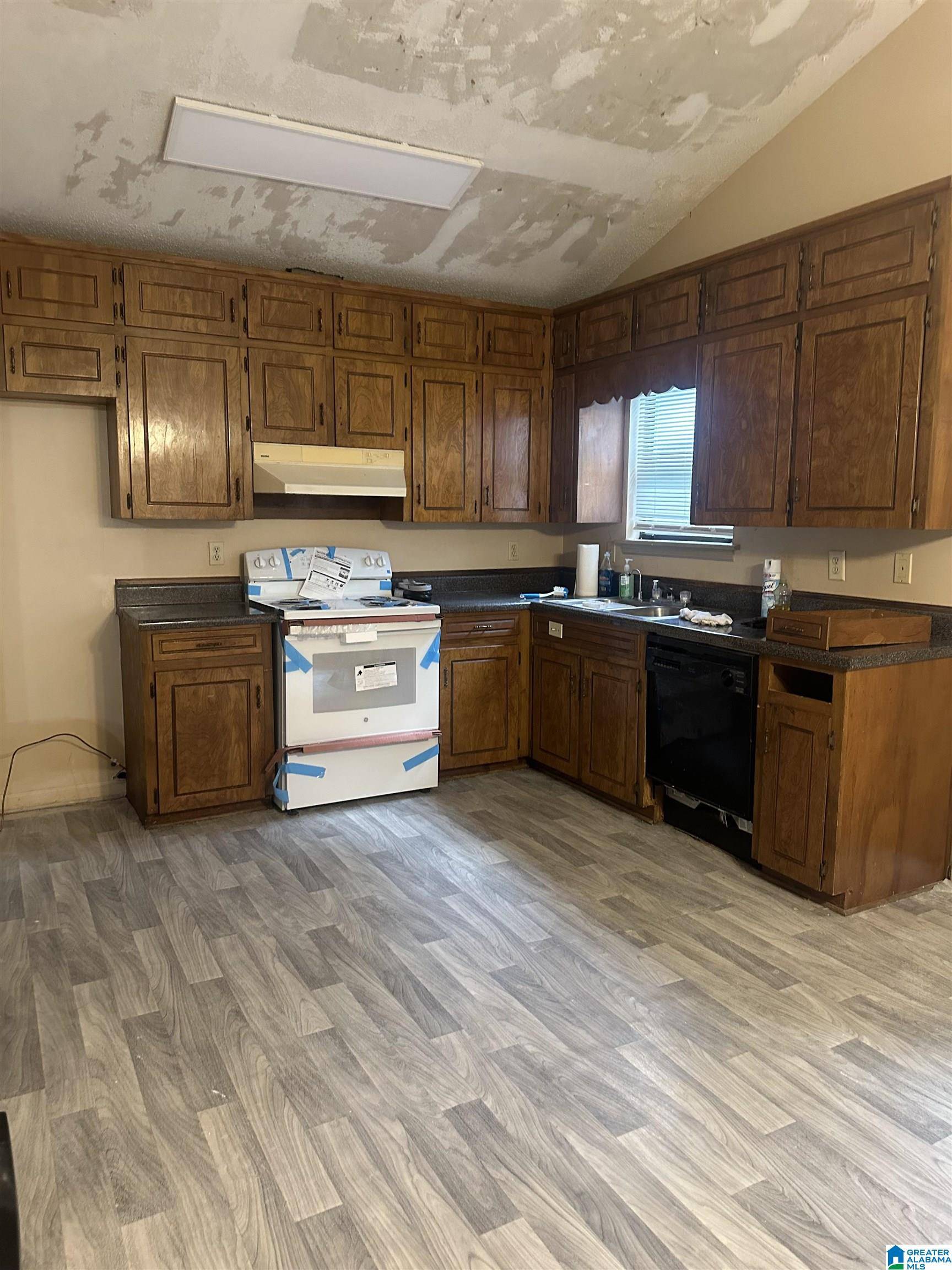 Anniston, AL 36206,115 TY DRIVE