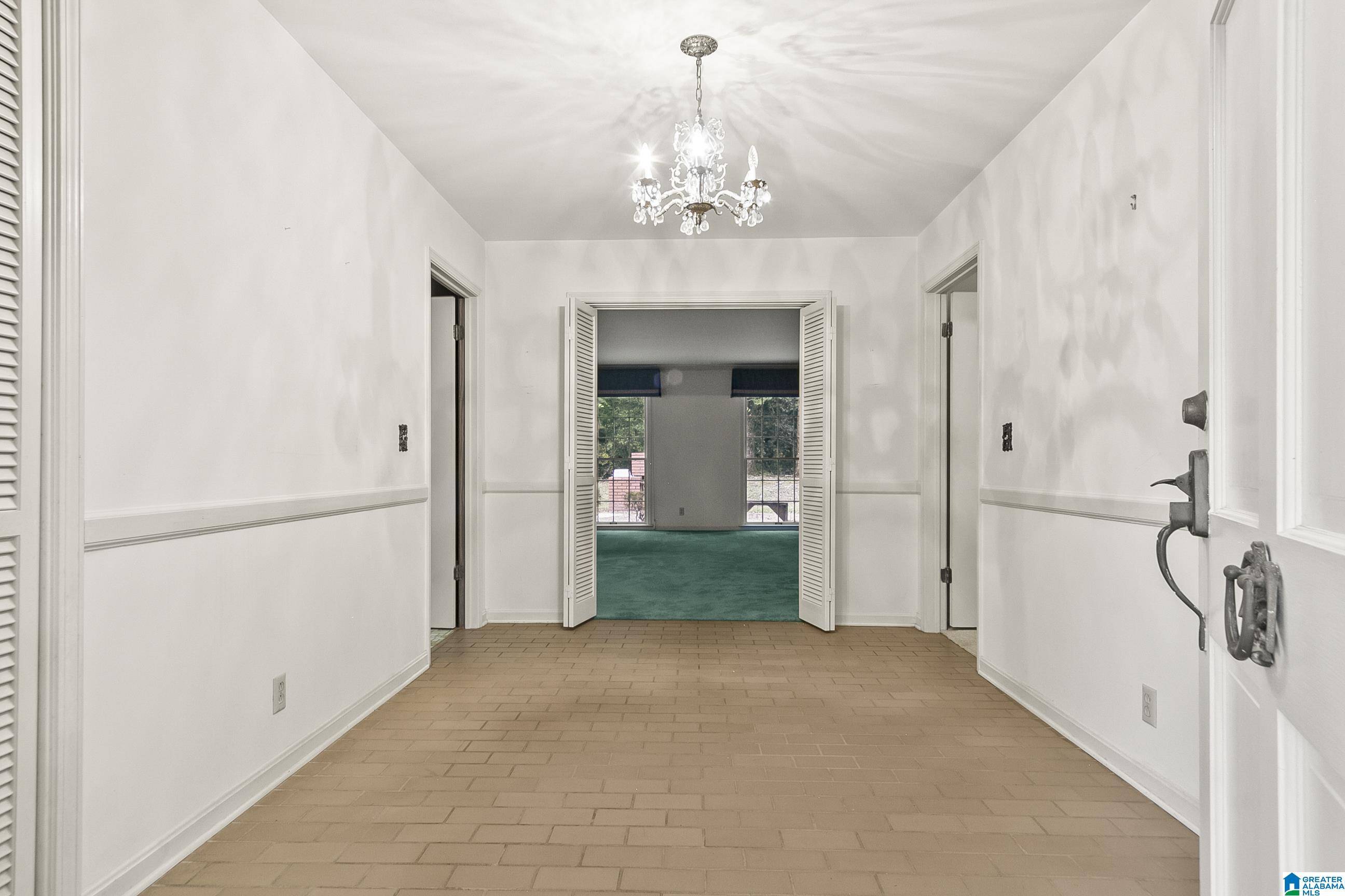 Tuscaloosa, AL 35405,1813 FAIRMONT DRIVE