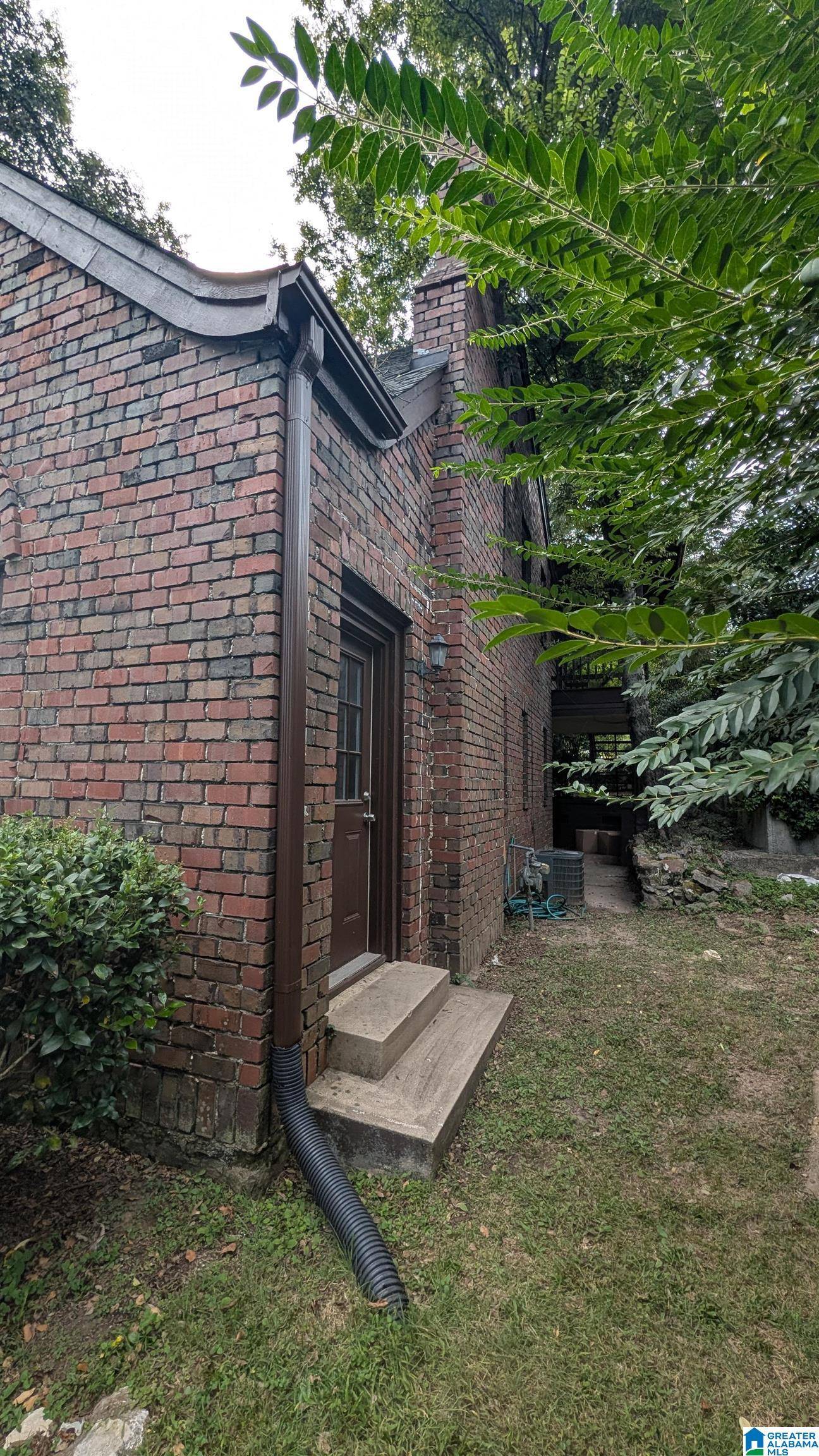 Mountain Brook, AL 35223,2318 CAHABA ROAD