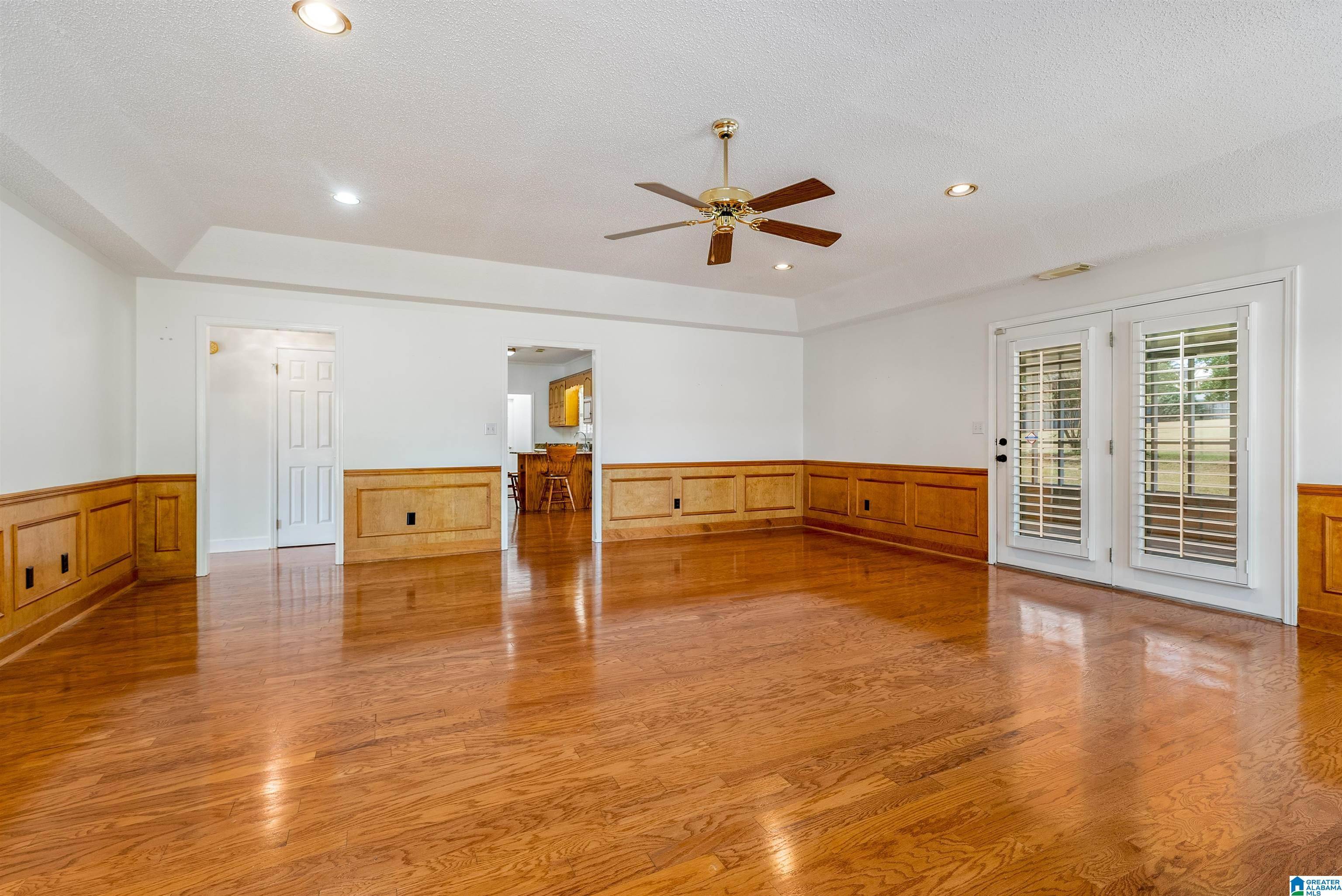 Tuscaloosa, AL 35405,814 AMBERWOOD DRIVE