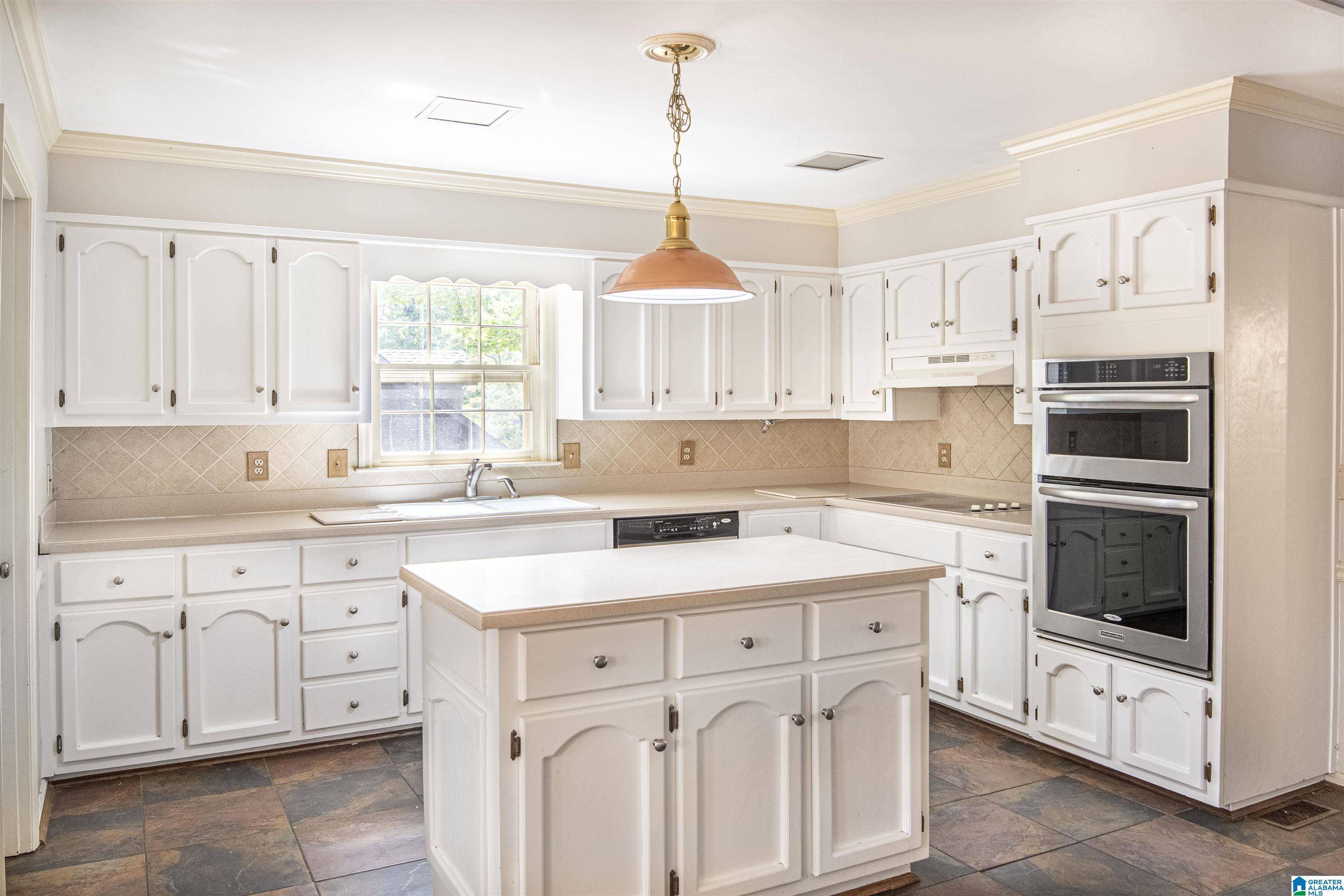 Birmingham, AL 35242,5609 AFTON DRIVE