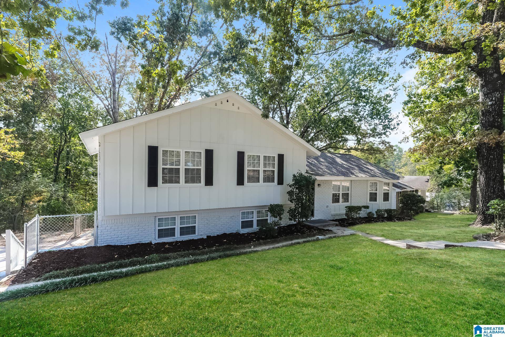 Center Point, AL 35215,2245 6TH STREET NW