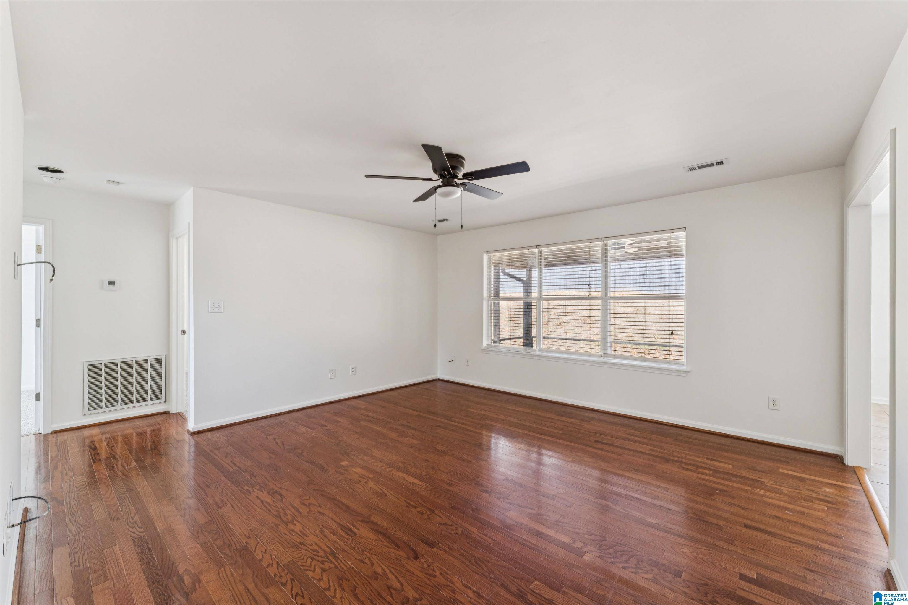 Calera, AL 35040,568 SOUTHERN HILLS DRIVE