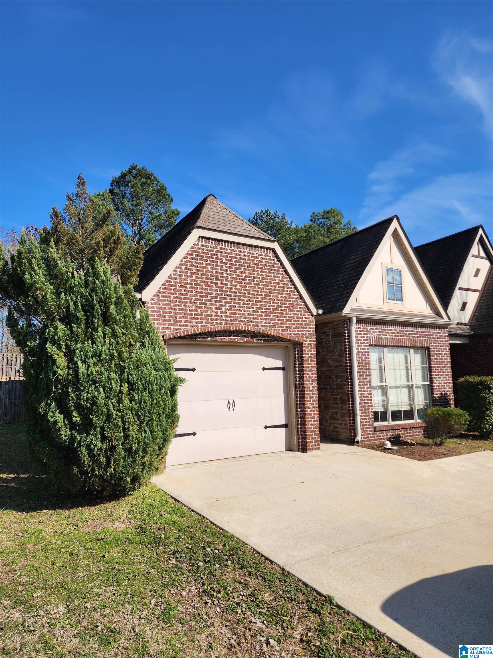 Birmingham, AL 35244,2472 RIDGEMONT DRIVE
