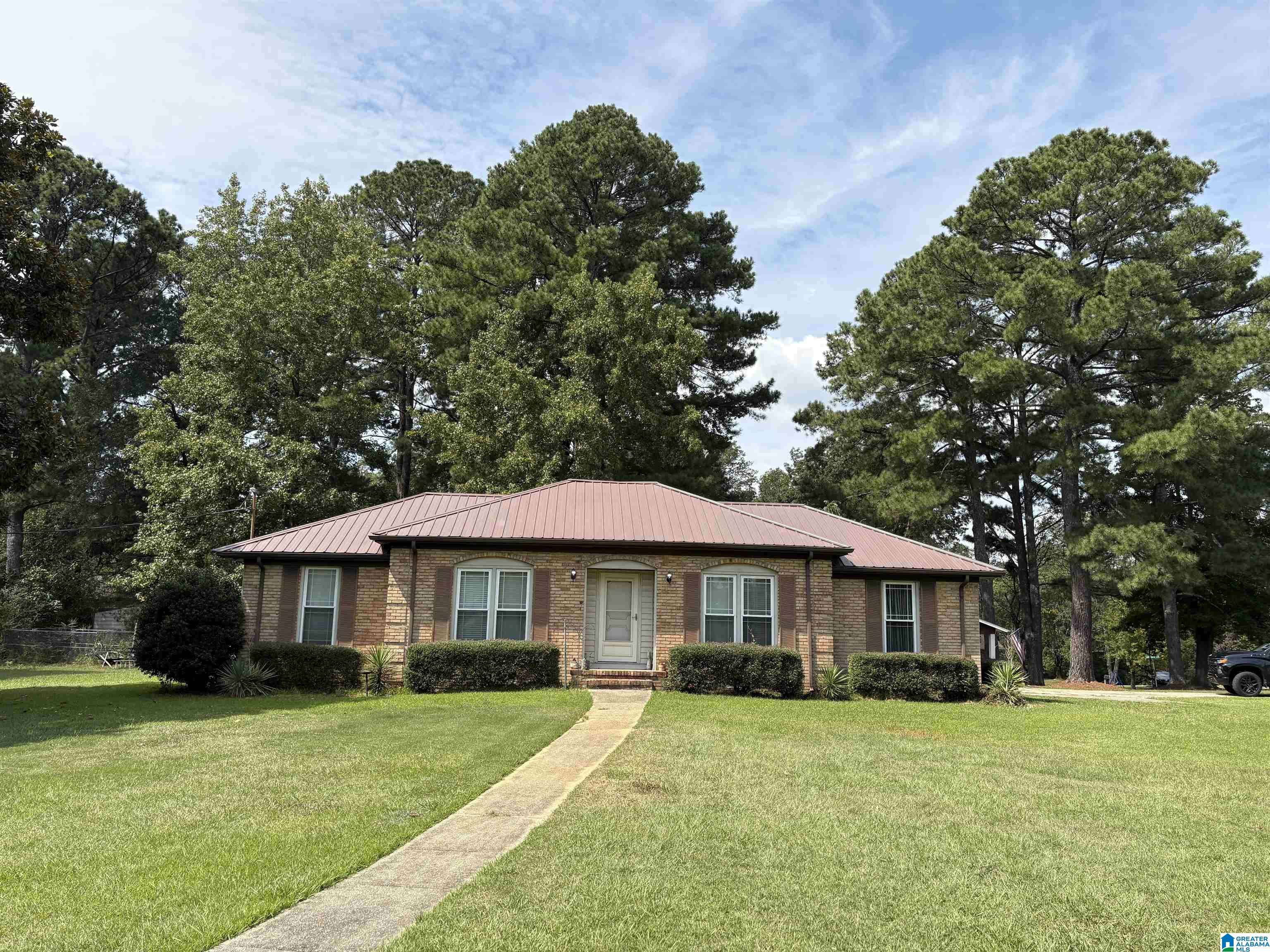 Adamsville, AL 35005,909 LONGVIEW CIRCLE