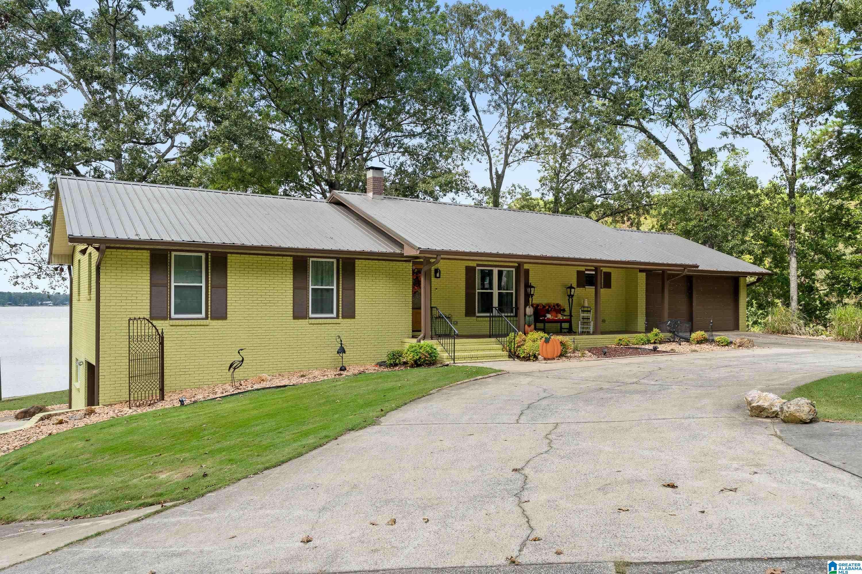 Talladega, AL 35160,732 RIVER BEND CIRCLE