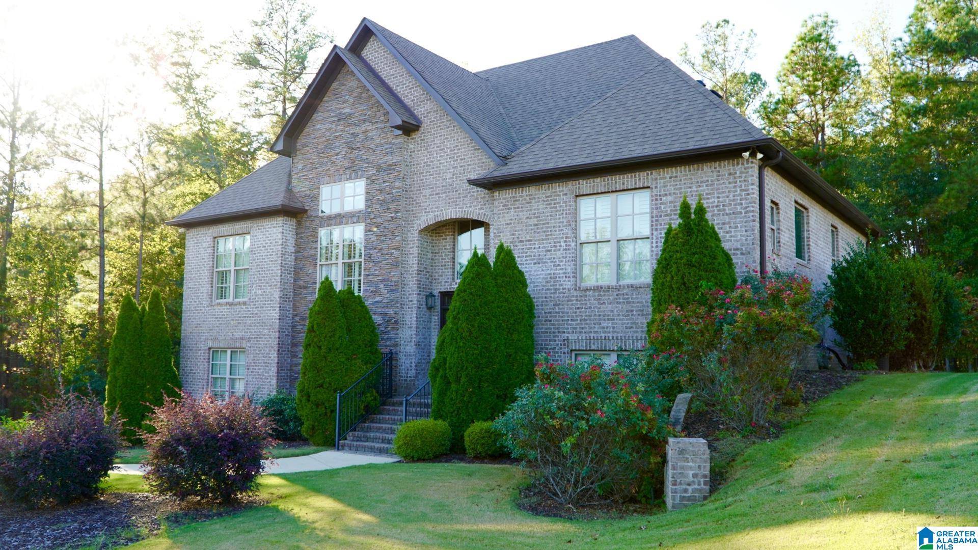 Pelham, AL 35124,368 GREY OAKS DRIVE