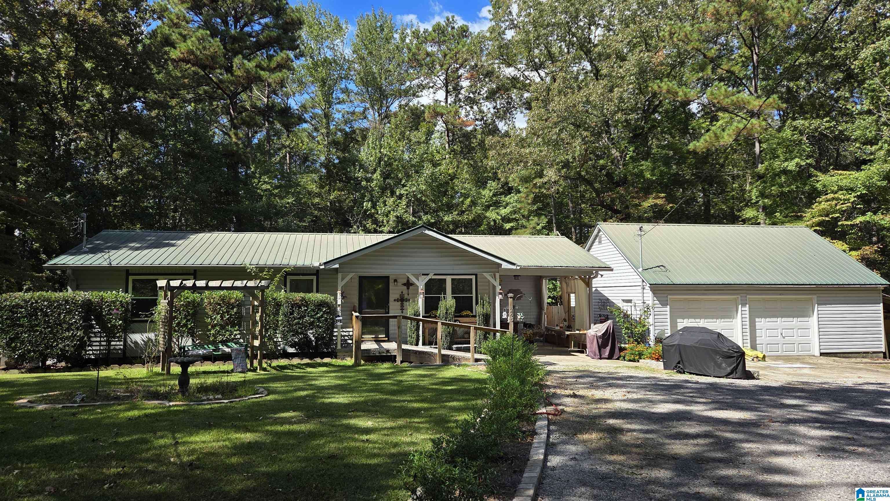 Leeds, AL 35094,265 DRAGLINE LANE