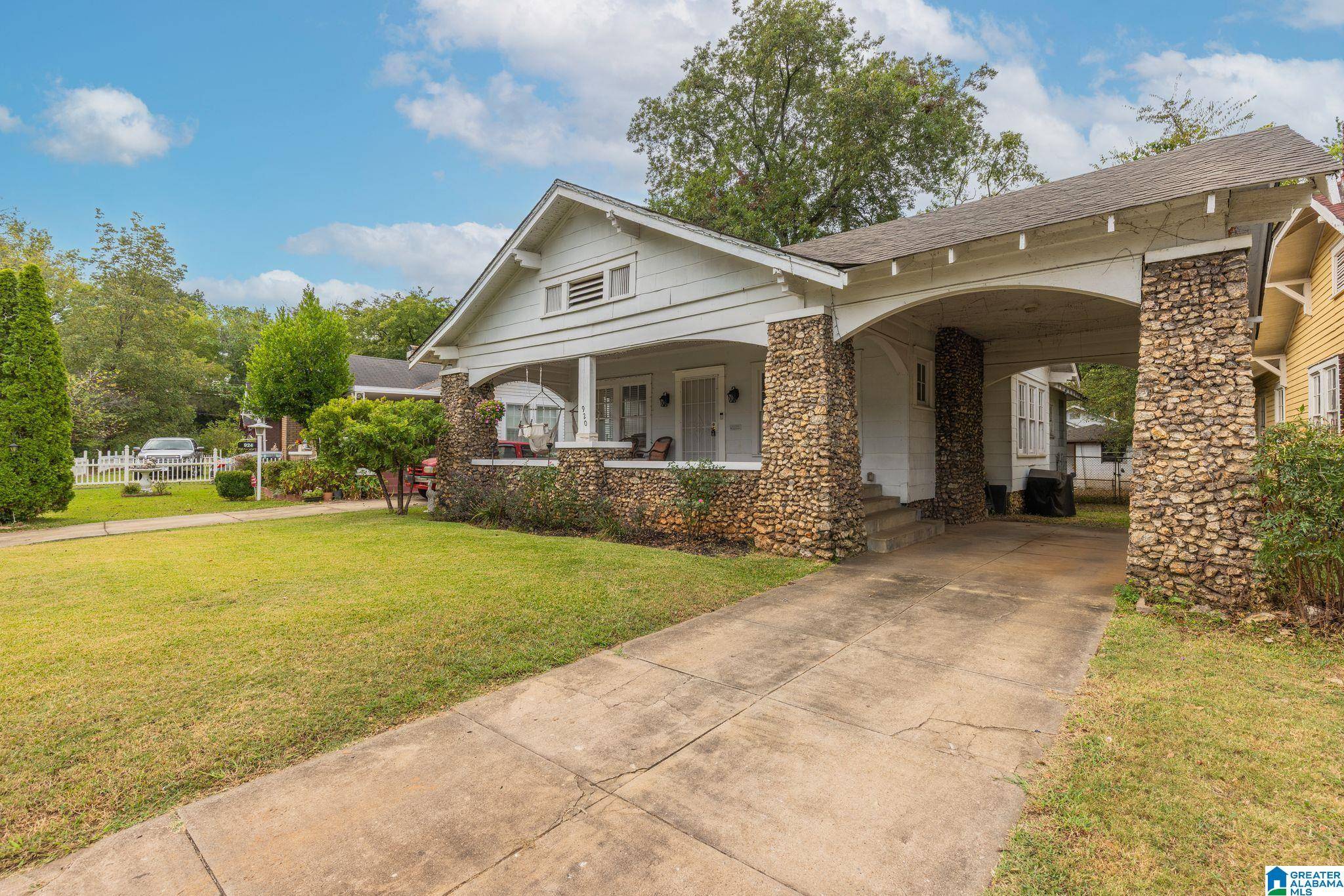 Birmingham, AL 35211,920 6TH PLACE SW