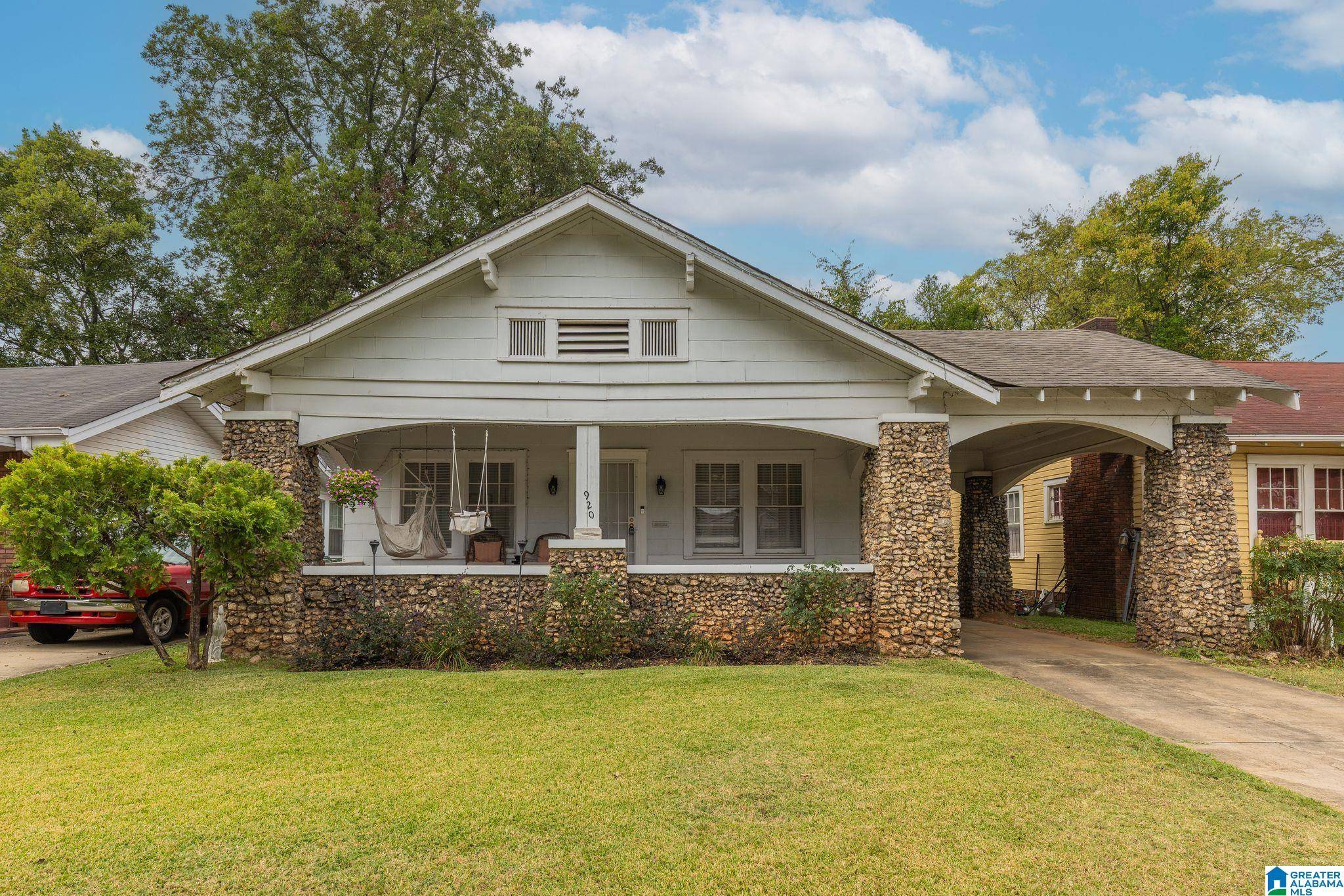 Birmingham, AL 35211,920 6TH PLACE SW