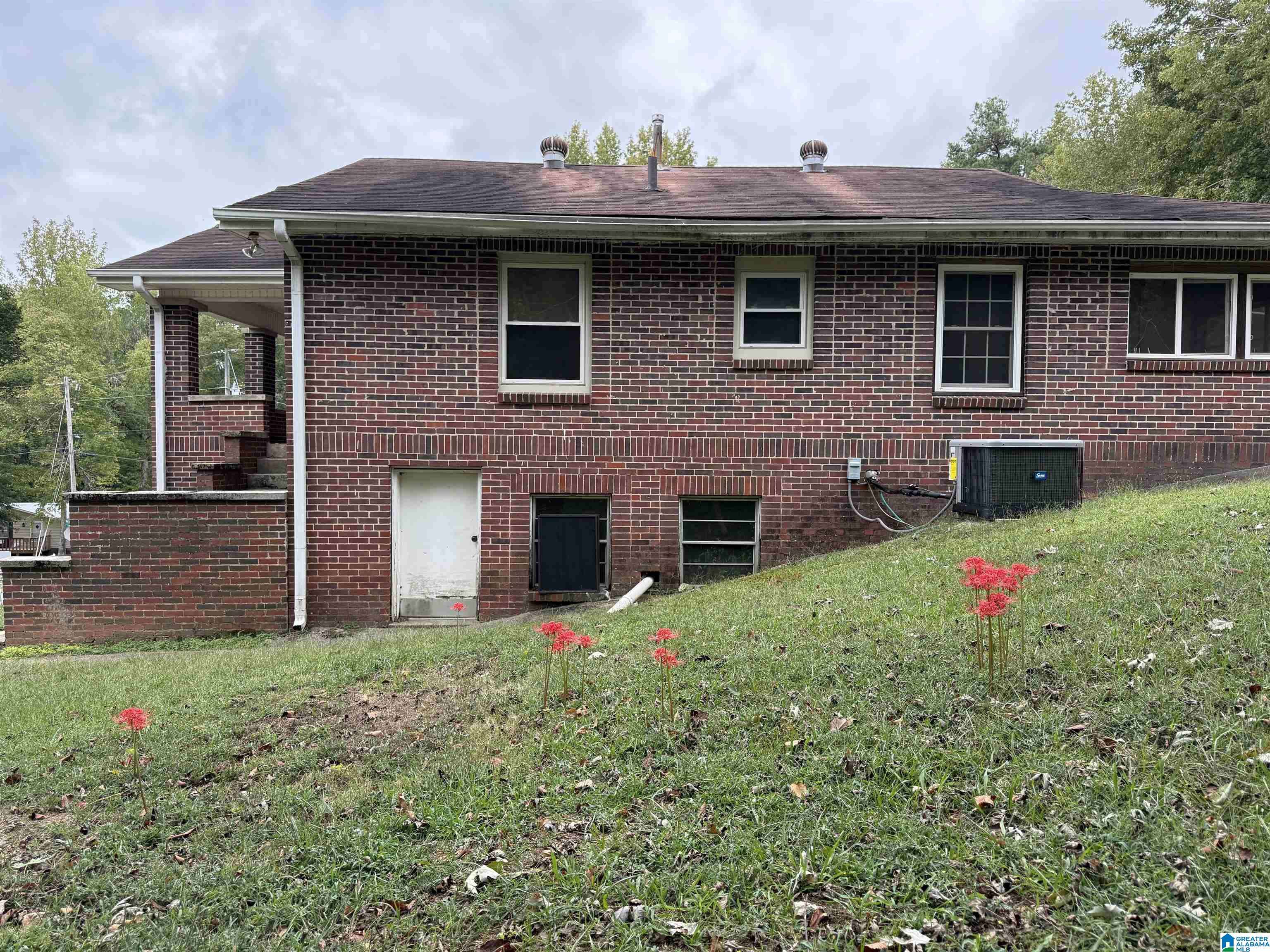 Pinson, AL 35126,7270 SELF ROAD