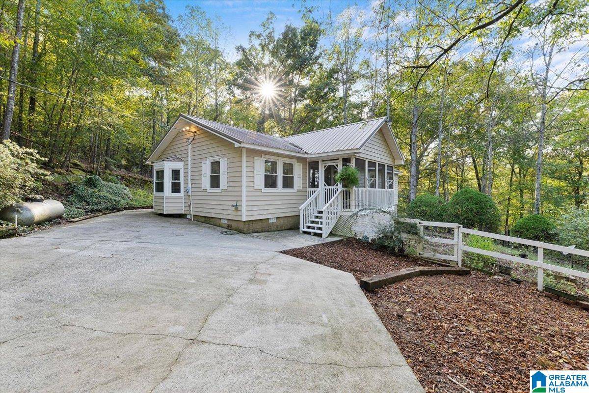 Warrior, AL 35180,351 POPLAR LANE